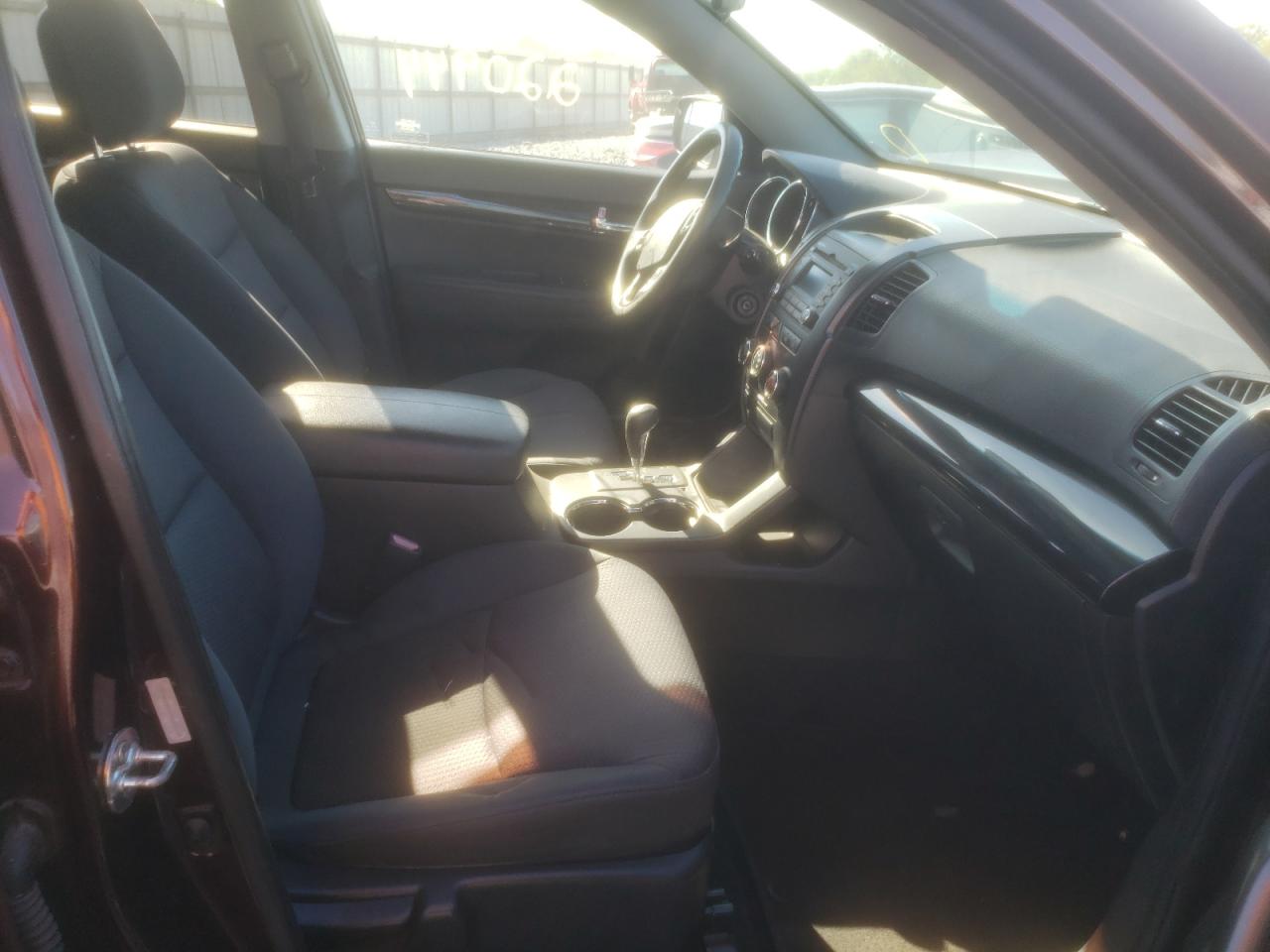 Photo 5 from auction – 2012 KIA SORENTO BA with VIN 5XYKT3A10CG252189