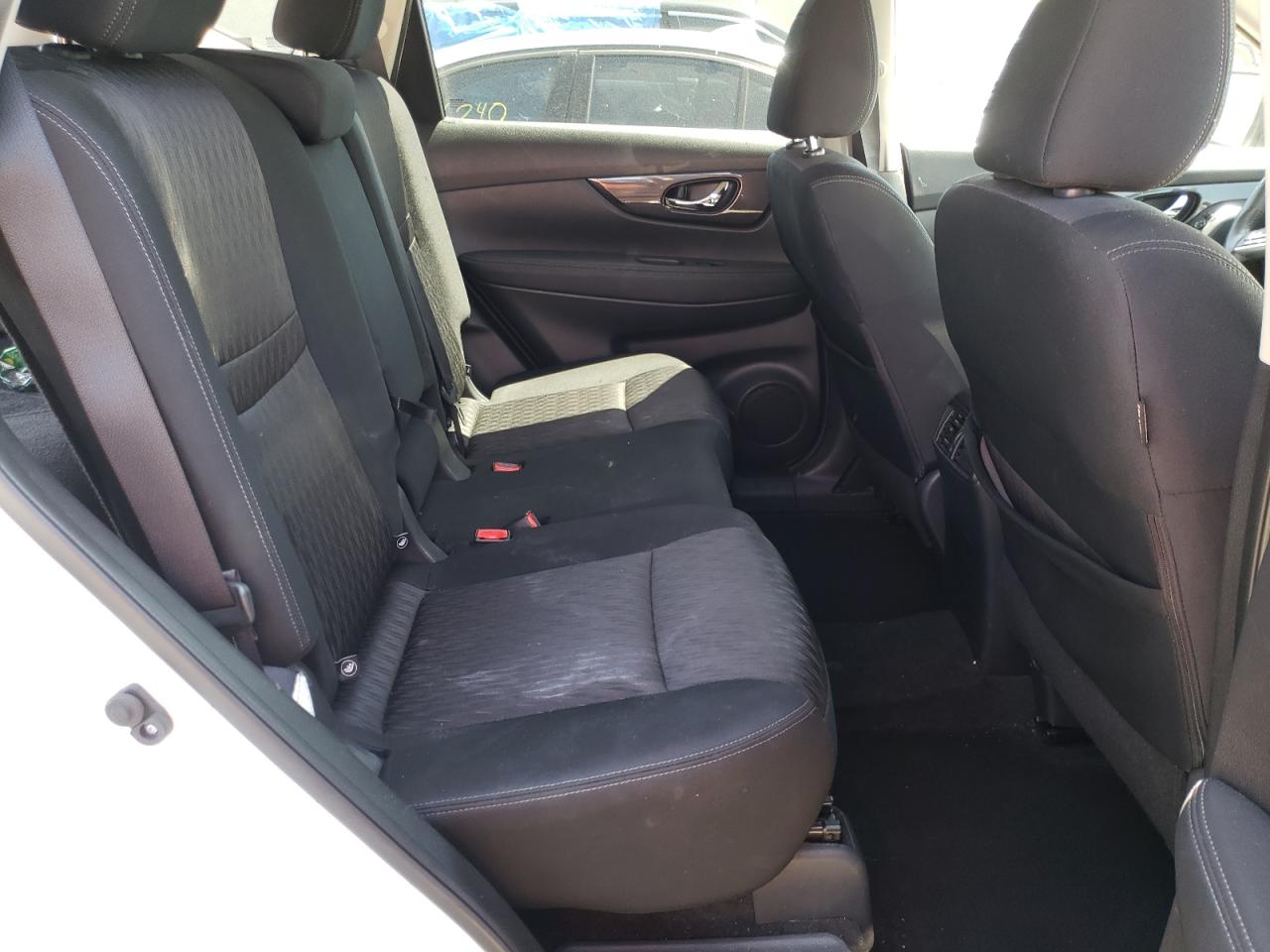 Photo 6 from auction – 2017 NISSAN ROGUE S with VIN KNMAT2MT7HP591426