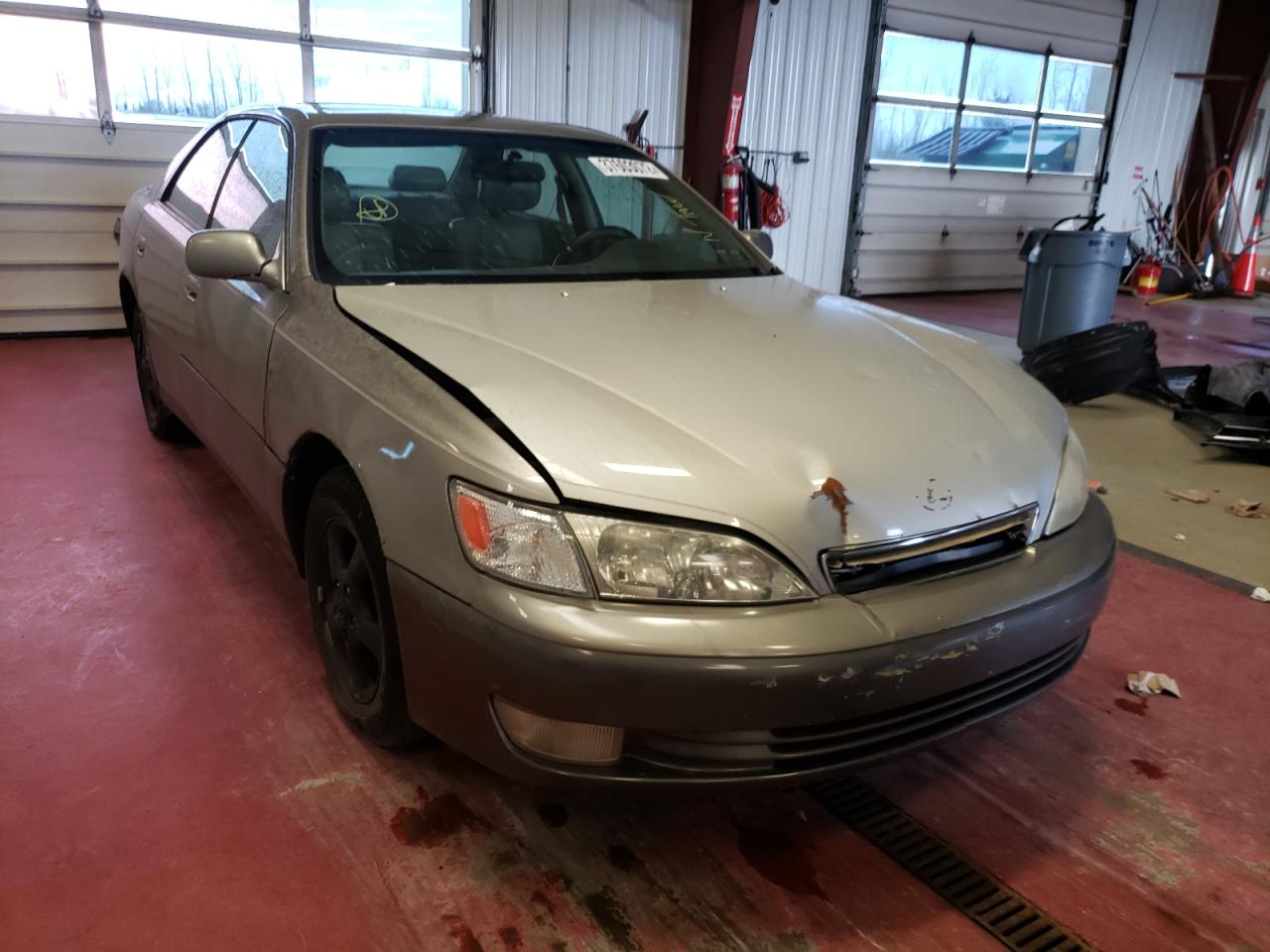 LEXUS ES 300 1998 with VIN JT8BF28G0W0085966 - Photo from auction