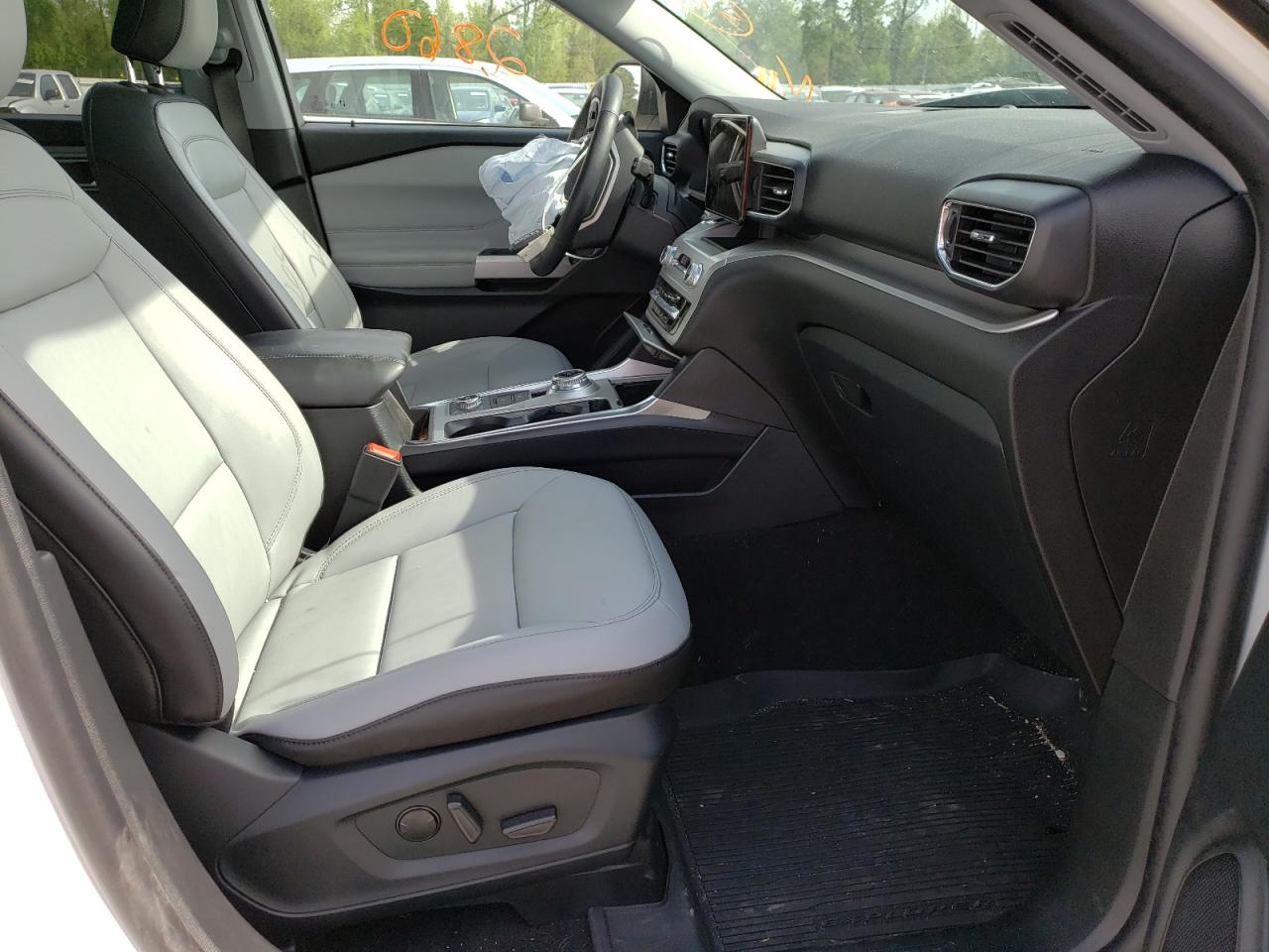 Photo 19 from auction – 2021 FORD EXPLORER X with VIN 1FMSK8DH2MGC05636