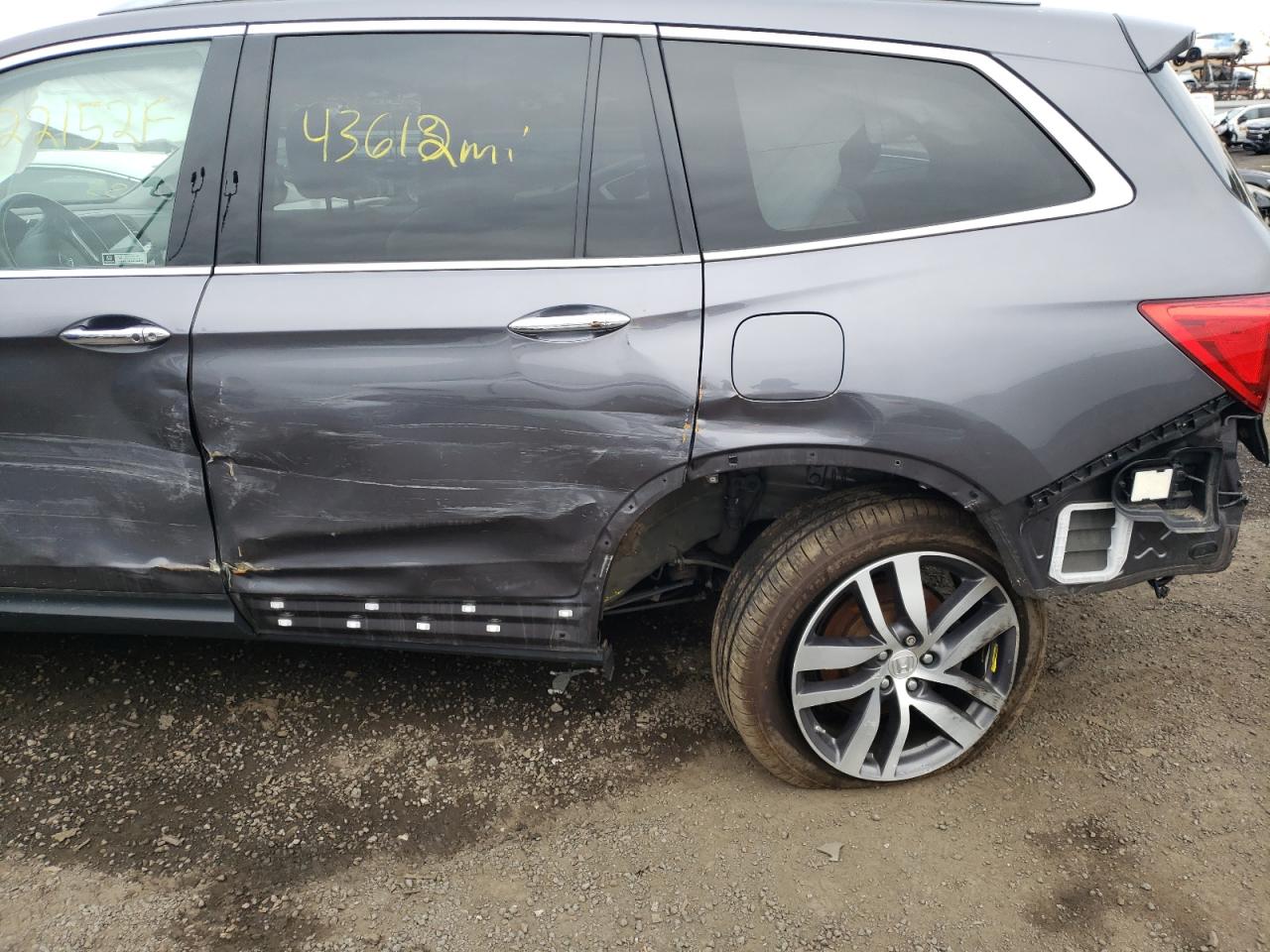 Photo 9 from auction – 2018 HONDA PILOT ELIT with VIN 5FNYF6H03JB002885