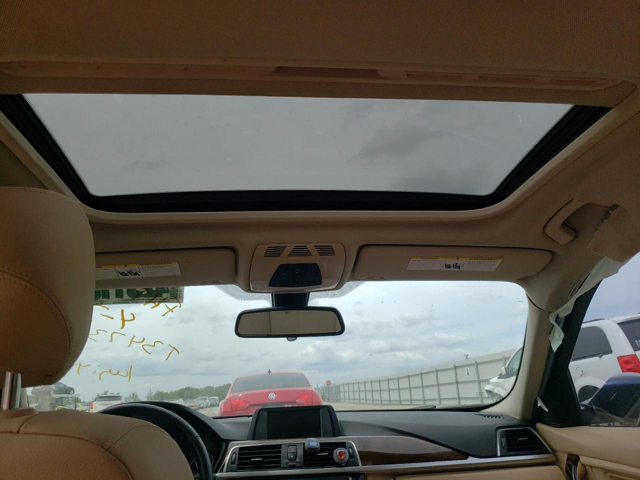 Photo 9 from auction – 2016 BMW 320 I with VIN WBA8E1G56GNT34734