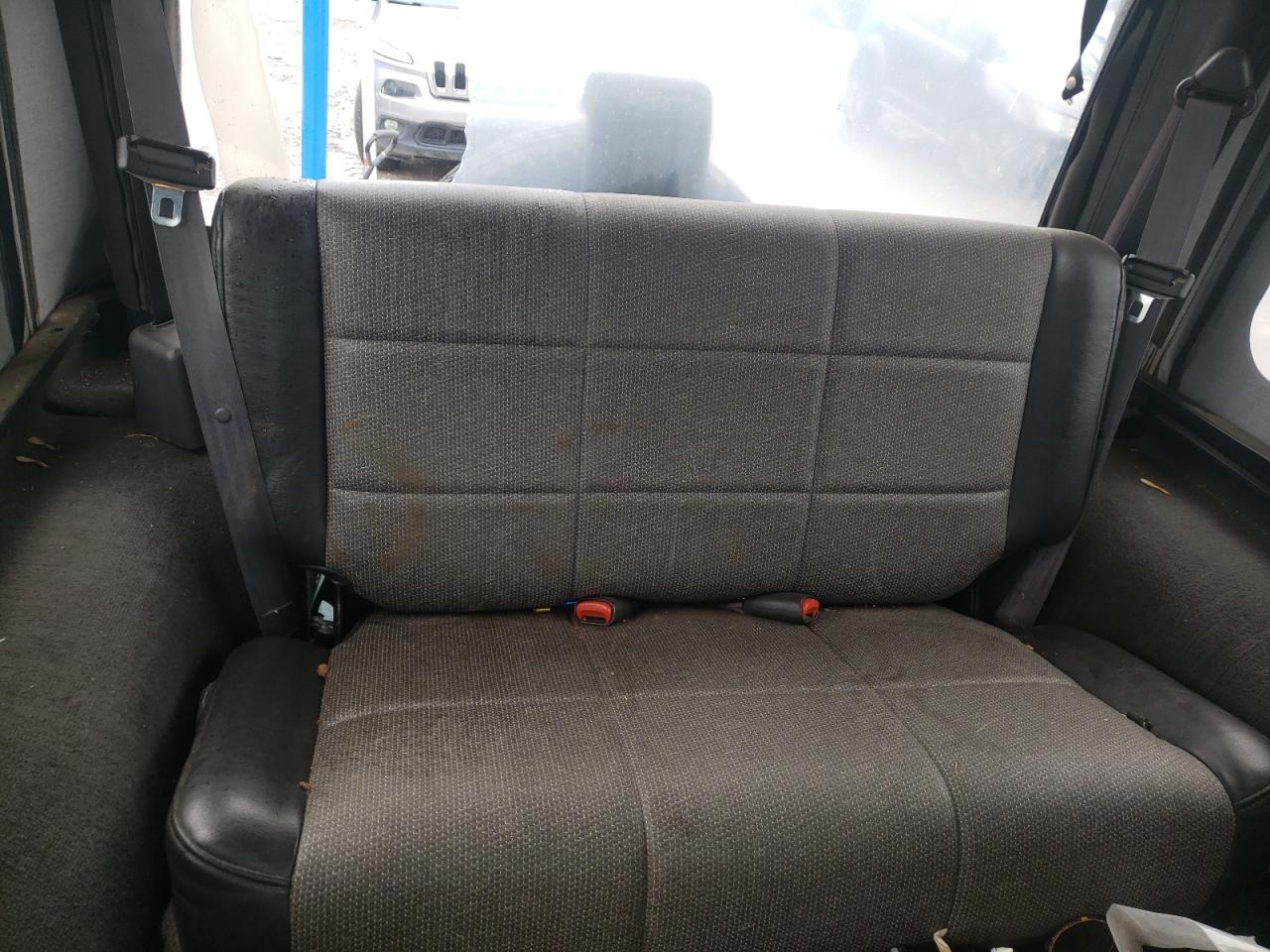 Photo 6 from auction – 2000 JEEP WRANGLER / with VIN 1J4FA29P1YP795804