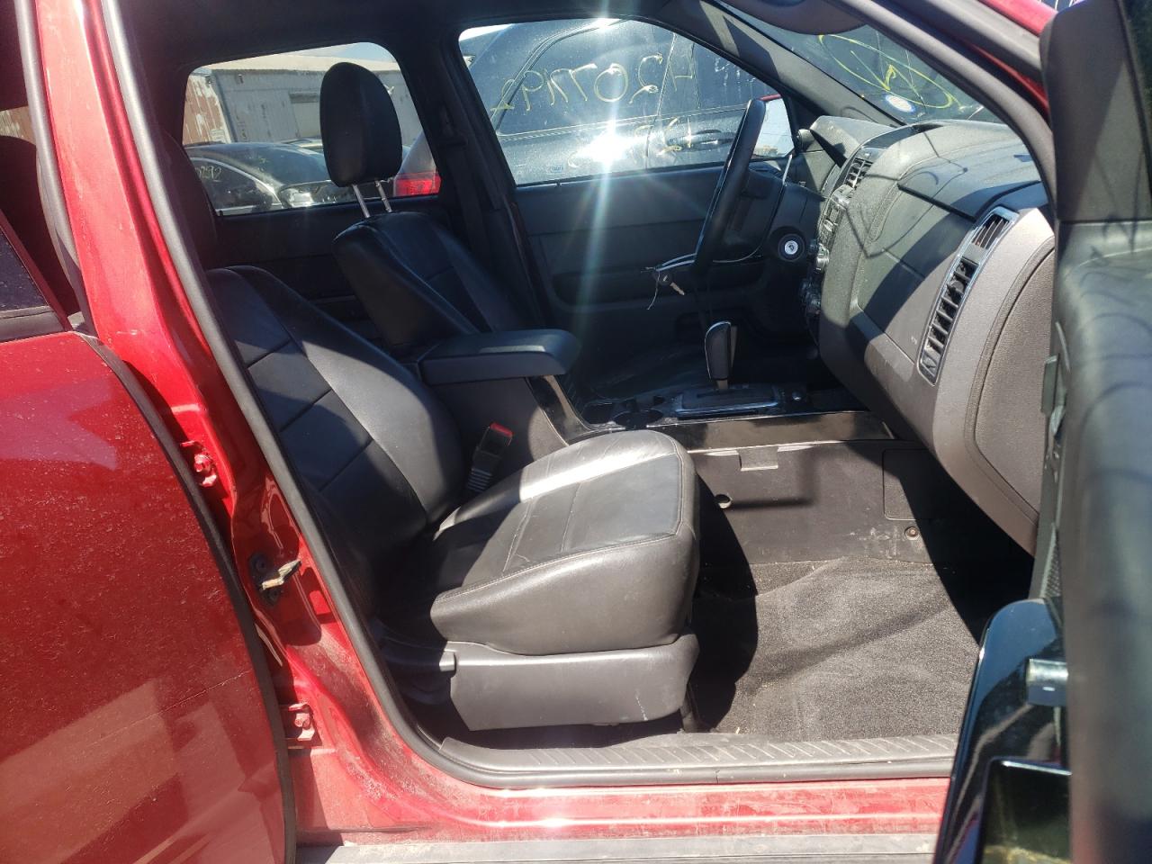 Photo 5 from auction – 2010 FORD ESCAPE LIM with VIN 1FMCU9EG5AKB07932