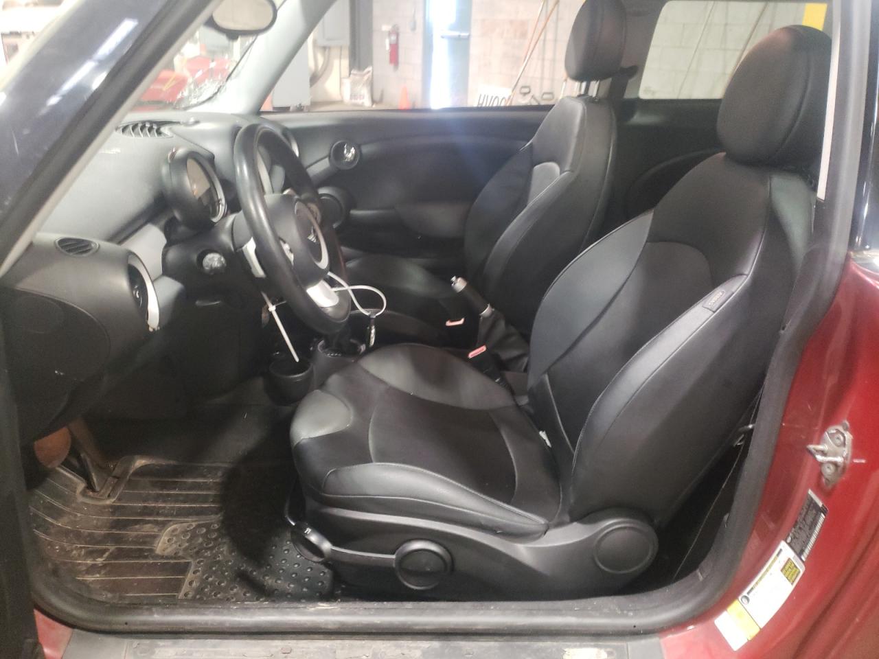 Photo 5 from auction – 2007 MINI COOPER with VIN WMWMF33507TT58259