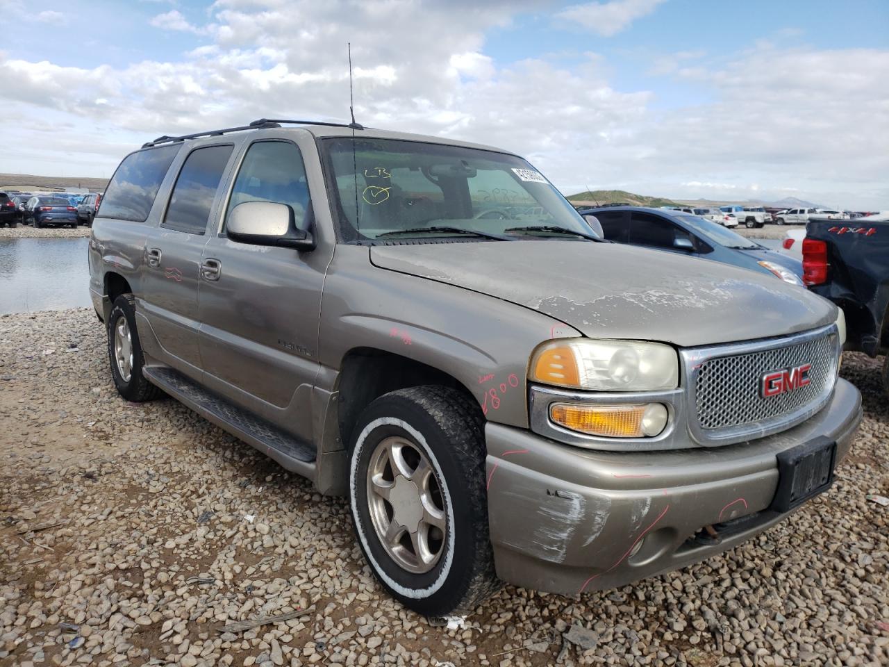 GMC DENALI XL 2002 with VIN 1GKFK66U52J331000 - Photo from auction