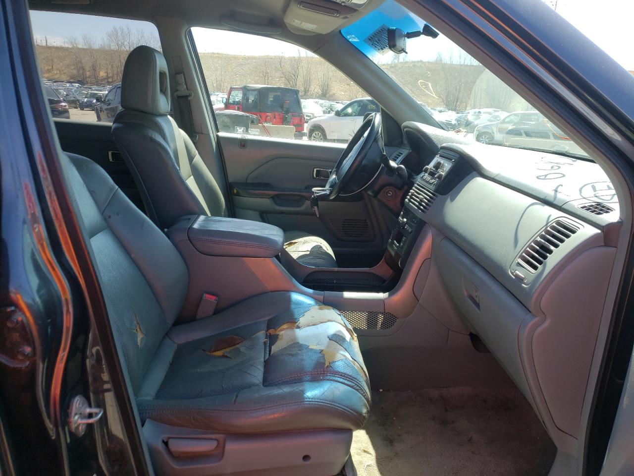 Photo 5 from auction – 2004 HONDA PILOT EXL with VIN 2HKYF18514H538433