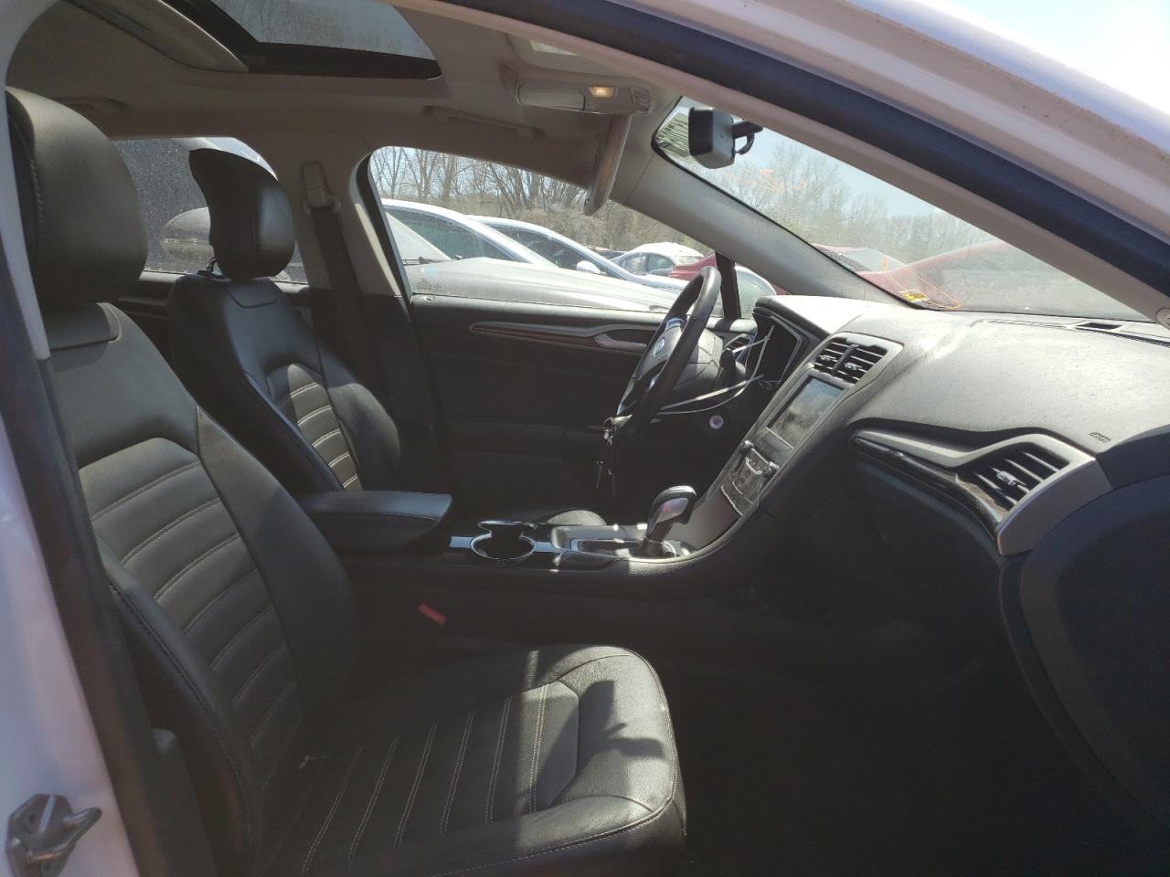 Photo 5 from auction – 2014 FORD FUSION SE with VIN 3FA6P0HD4ER254174