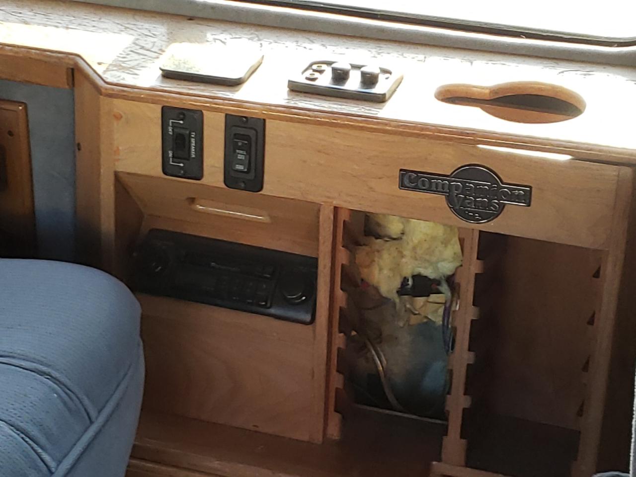 Photo 9 from auction – 1995 FORD ECONOLINE with VIN 1FDEE14H1SHC07851