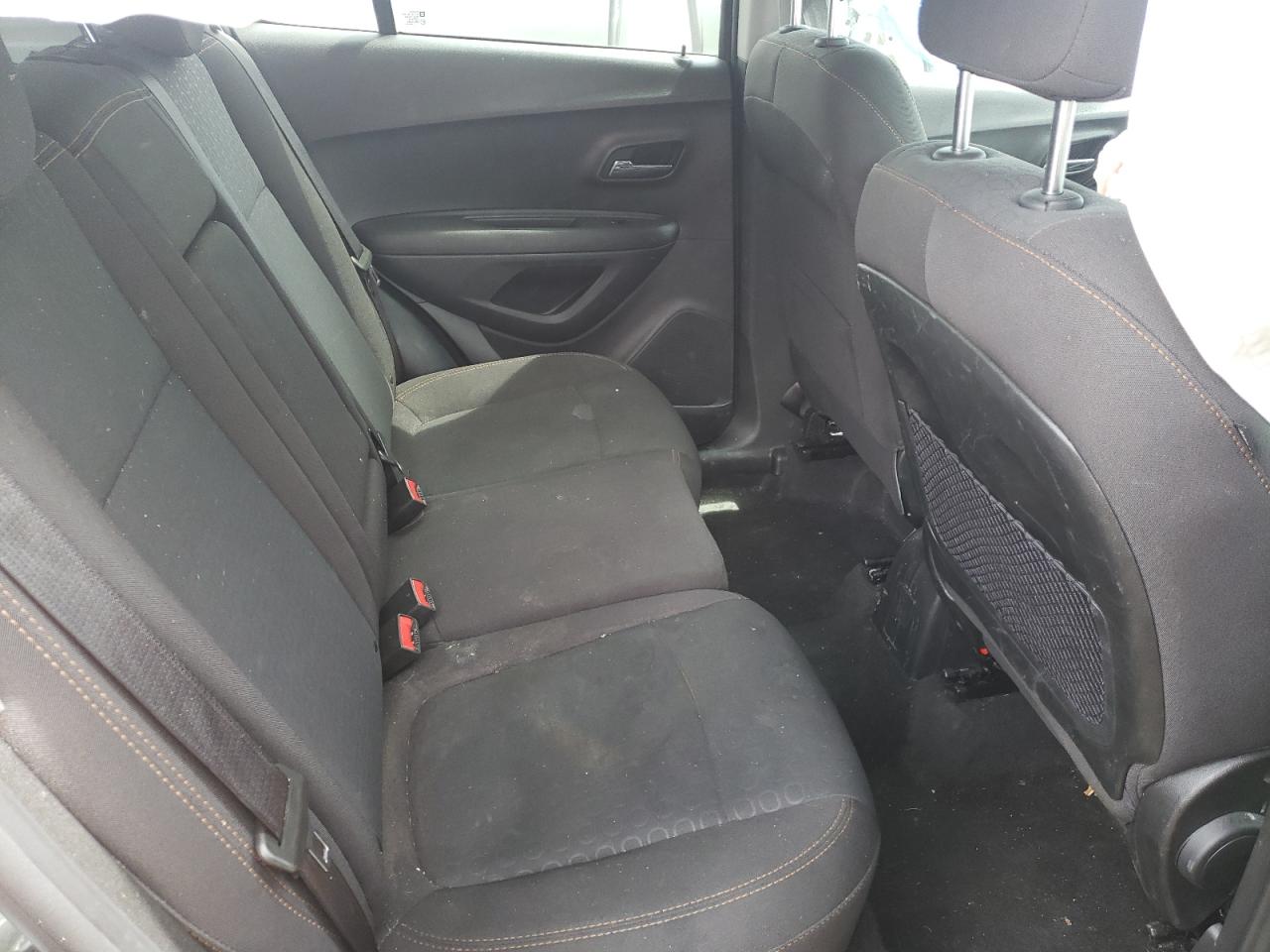 Photo 6 from auction – 2020 CHEVROLET TRAX LS with VIN 3GNCJKSB3LL174437