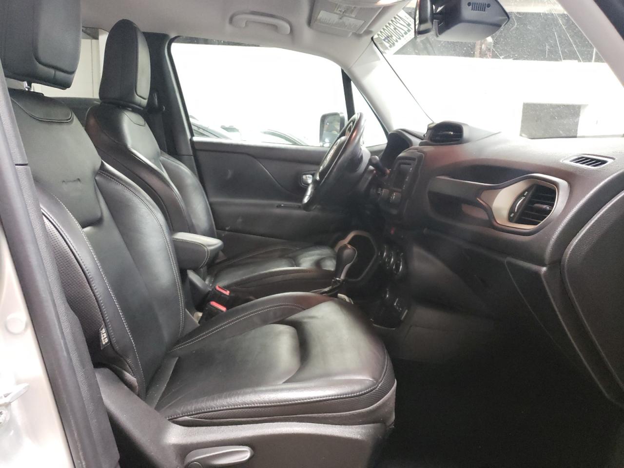 Photo 5 from auction – 2016 JEEP RENEGADE L with VIN ZACCJBDT7GPD61322