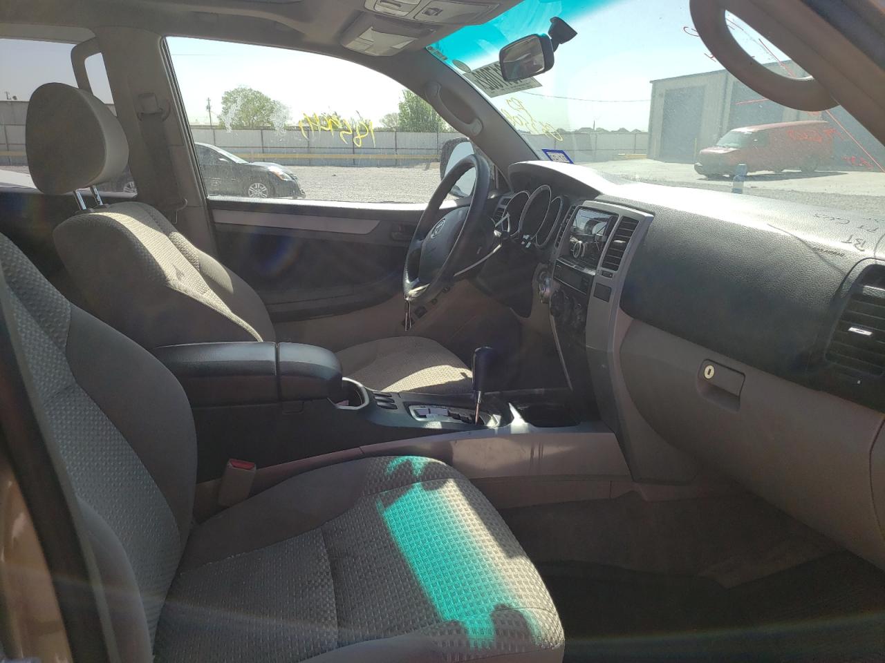 Photo 5 from auction – 2006 TOYOTA 4RUNNER SR with VIN JTEBU14R068053508