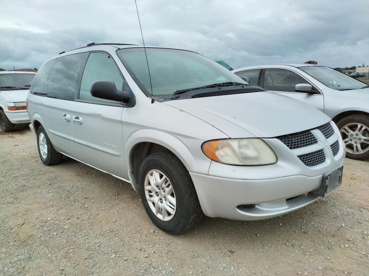 DODGE GRAND CARA 2001 with VIN 2B4GP44GX1R202132 - Photo from auction