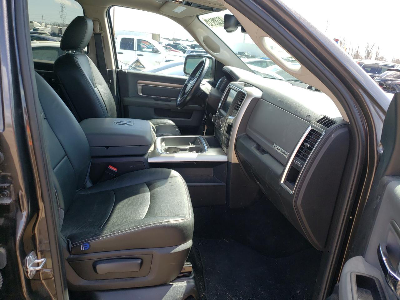 Photo 5 from auction – 2017 RAM 1500 SLT with VIN 3C6RR7LT7HG523865