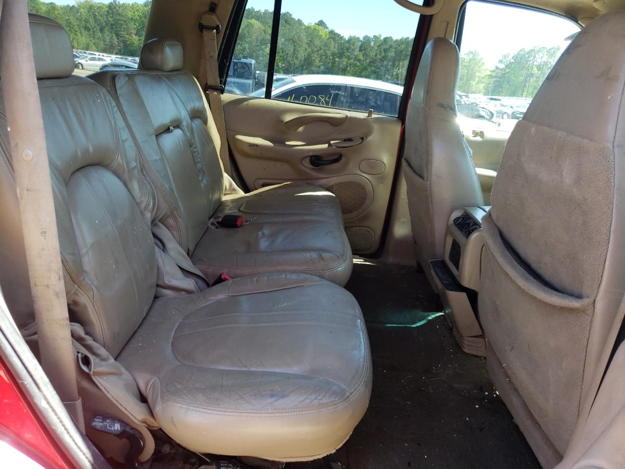 Photo 6 from auction – 2001 FORD EXPEDITION with VIN 1FMRU17L61LB57576