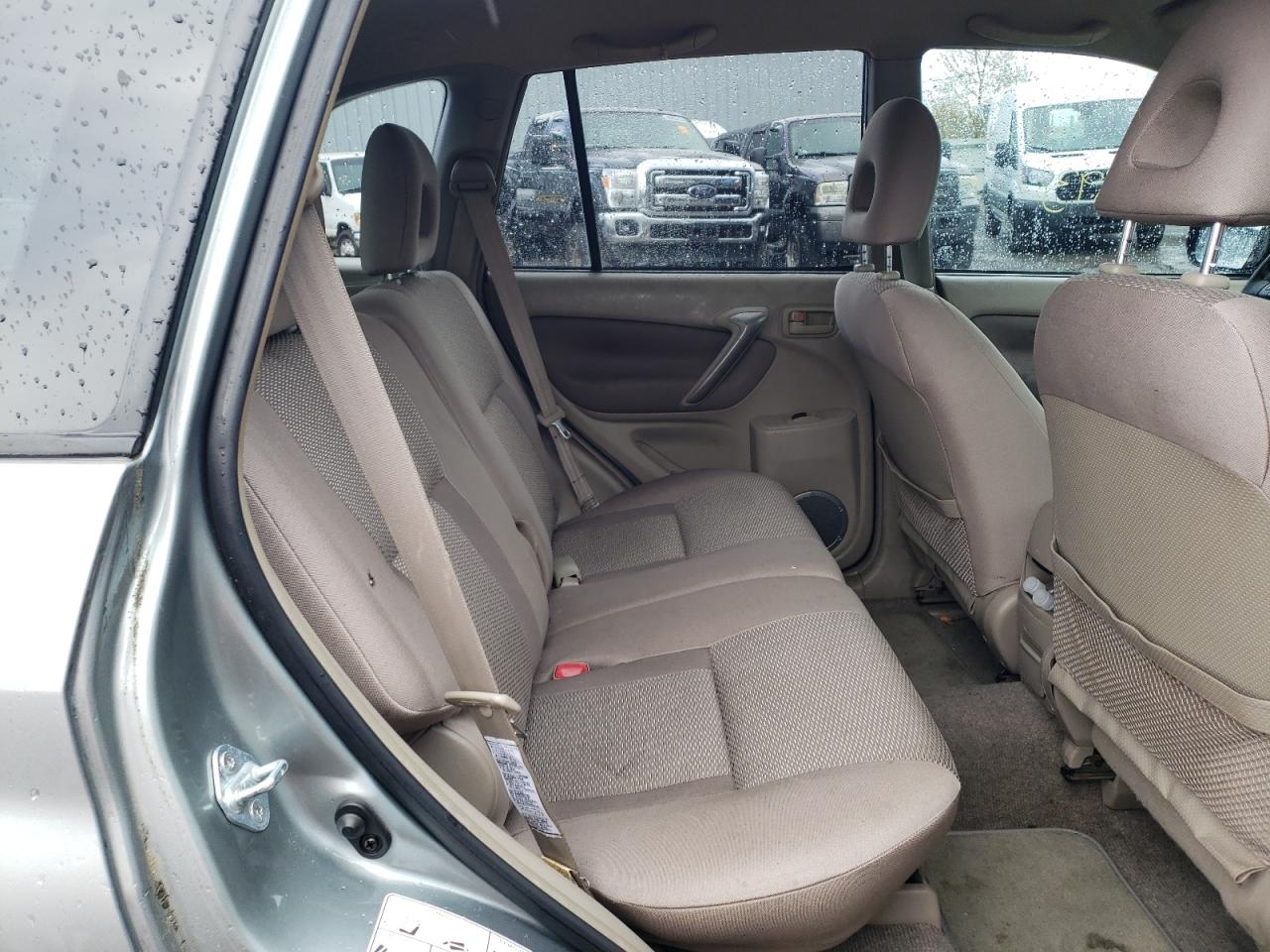 Photo 6 from auction – 2005 TOYOTA RAV4 with VIN JTEGD20V050084110