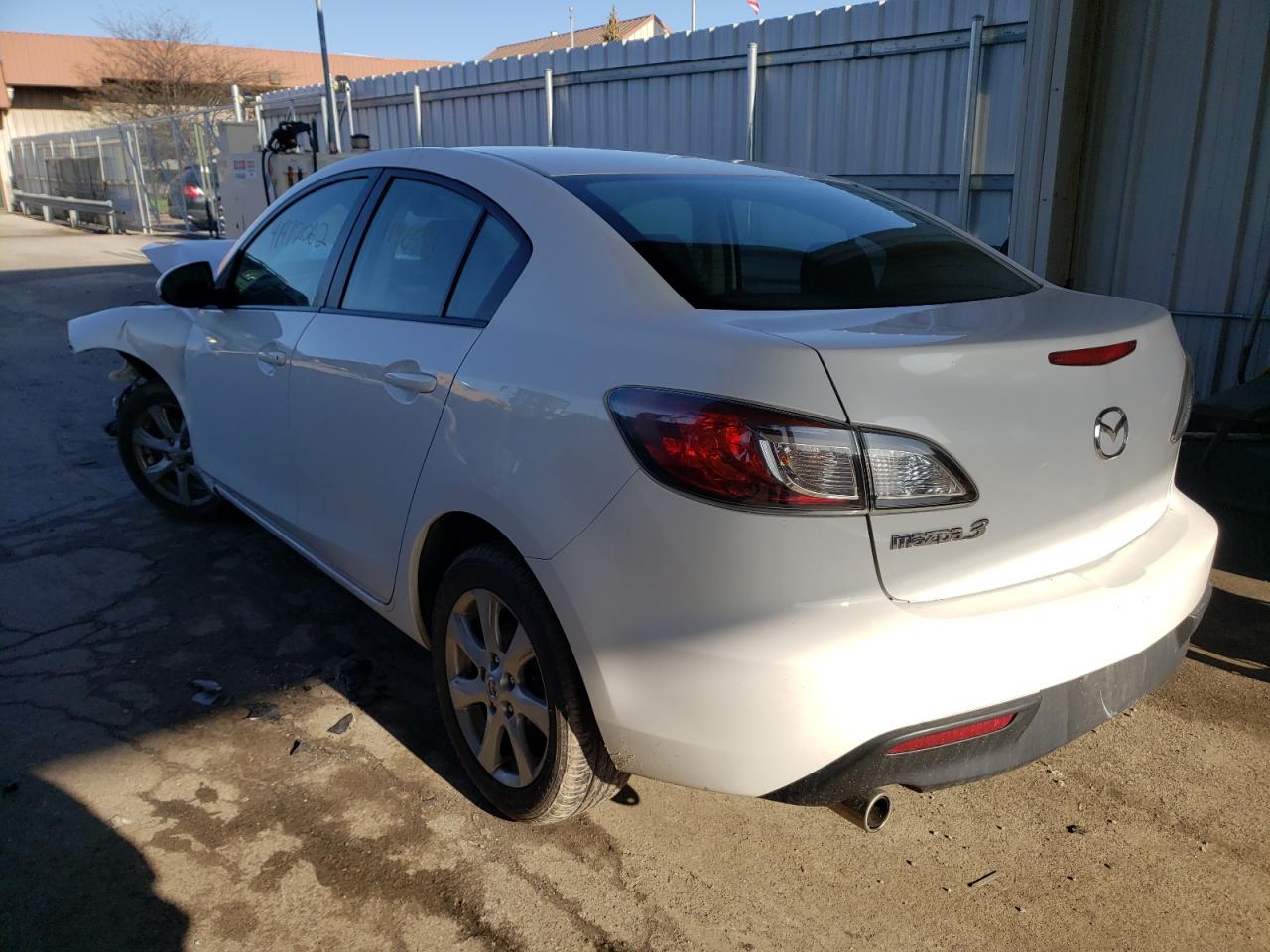 Photo 3 from auction – 2010 MAZDA 3 I with VIN JM1BL1SG6A1320984