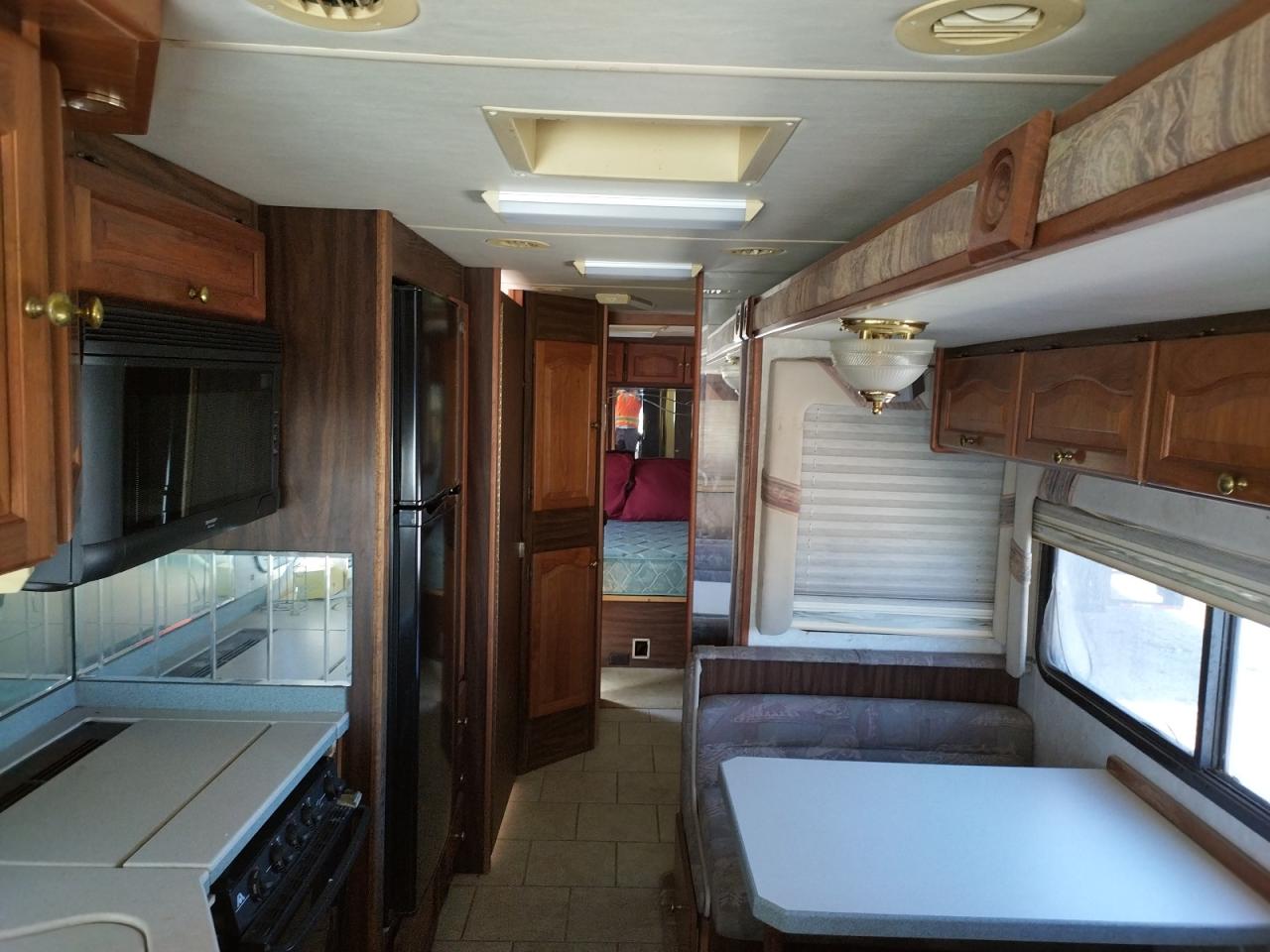 Photo 6 from auction – 2003 FREIGHTLINER CHASSIS X with VIN 4UZAAHAK33CL10299