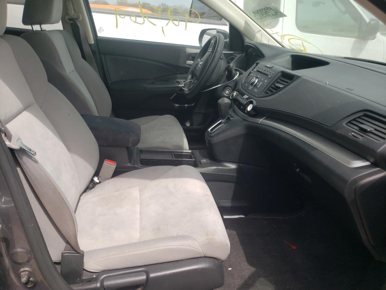 Photo 5 from auction – 2016 HONDA CR-V SE with VIN 2HKRM3H48GH526457