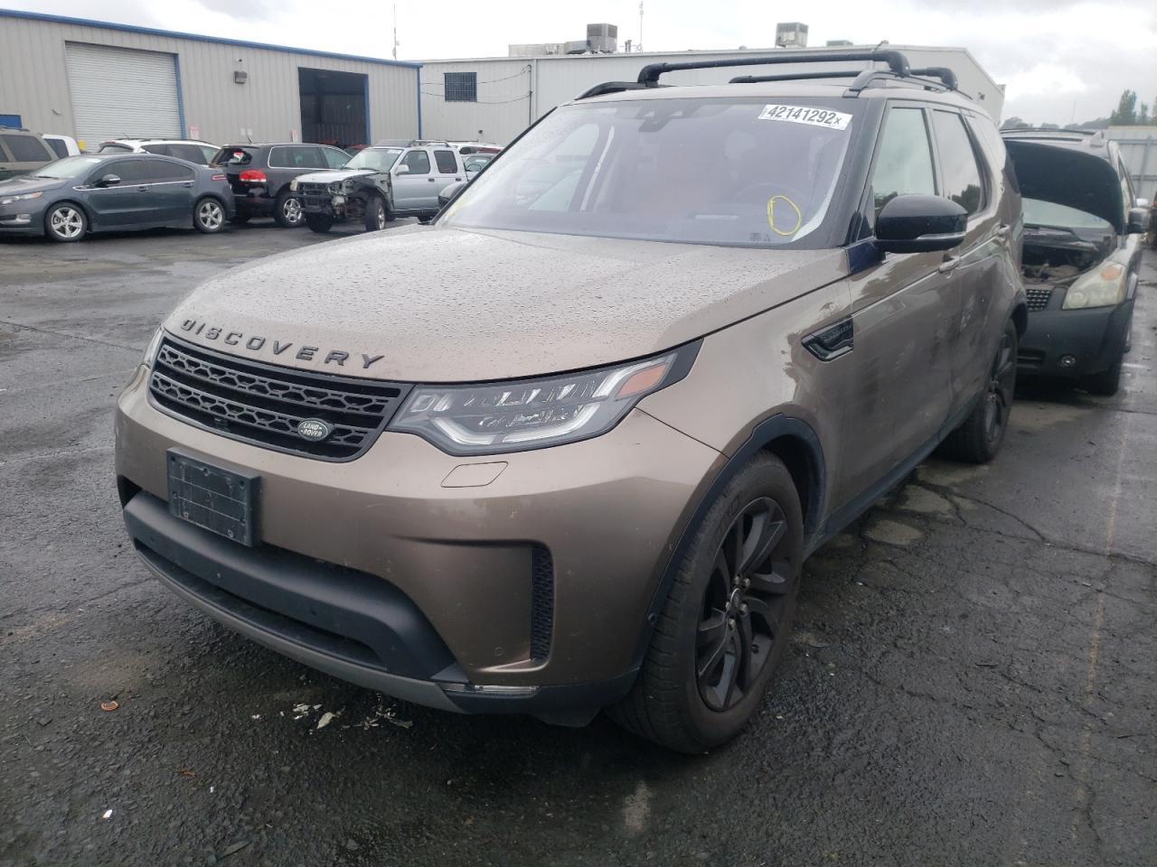 Photo 2 from auction – 2017 LAND ROVER DISCOVERY with VIN SALRHBBK4HA017778