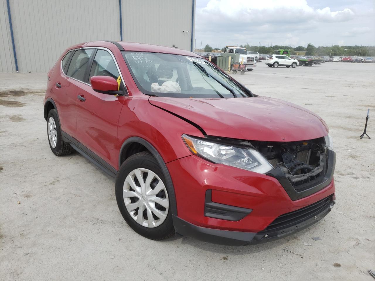 NISSAN ROGUE S 2017 with VIN JN8AT2MV9HW260780 - Photo from auction