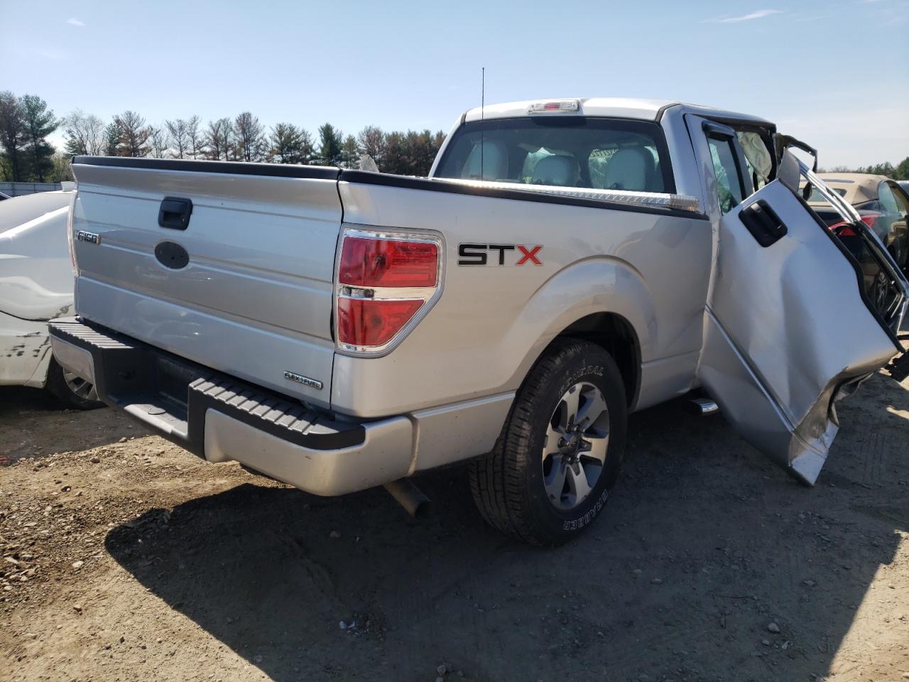Photo 4 from auction – 2011 FORD F150 SUPER with VIN 1FTEX1CM4BFA24906