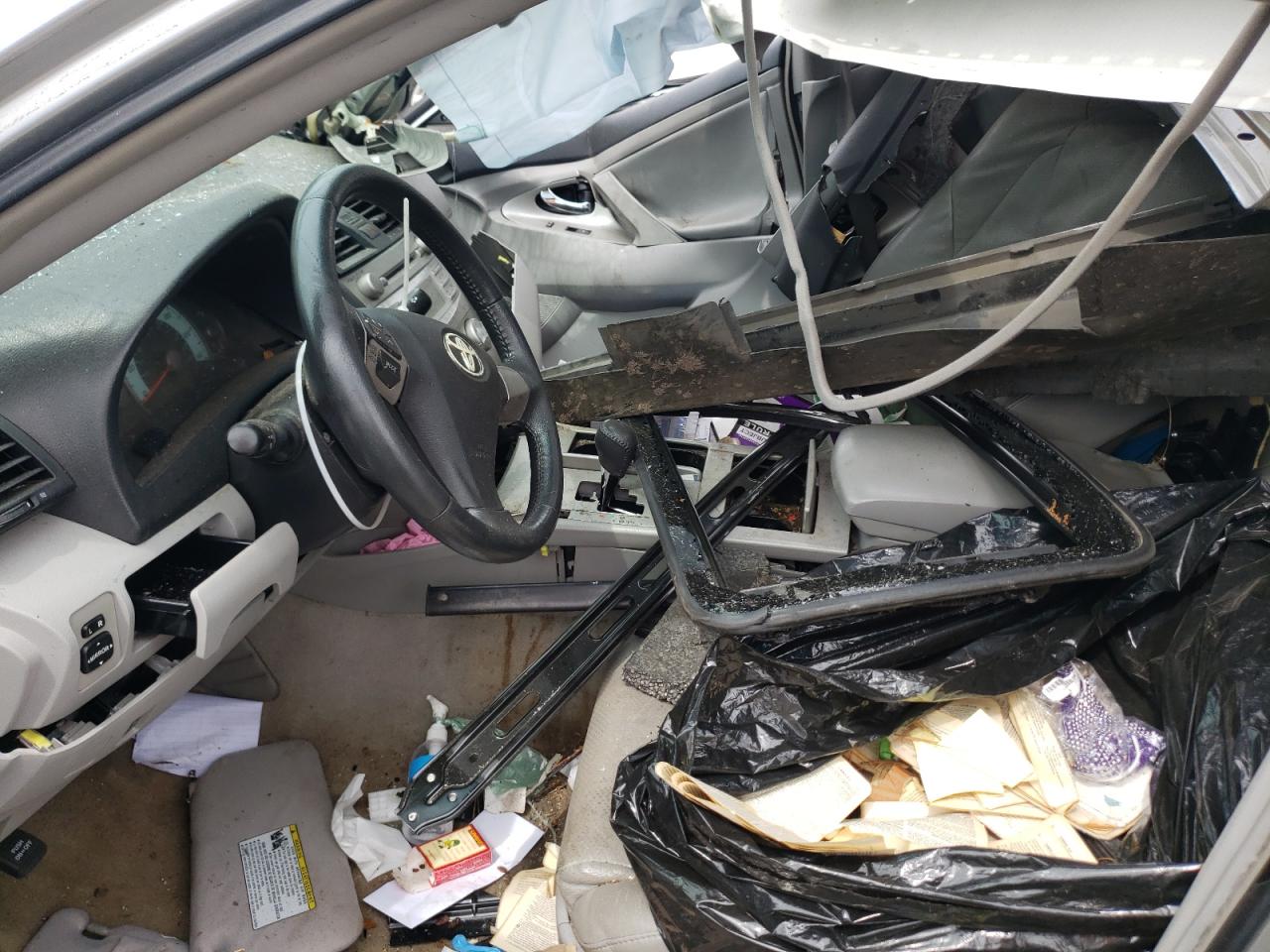 Photo 5 from auction – 2011 TOYOTA CAMRY BASE with VIN 4T1BF3EKXBU133939