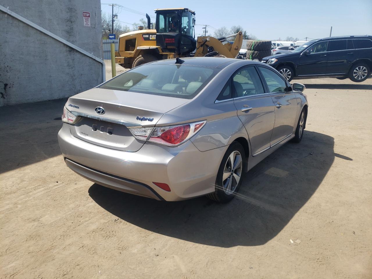 Photo 4 from auction – 2011 HYUNDAI SONATA HYB with VIN KMHEC4A40BA007187