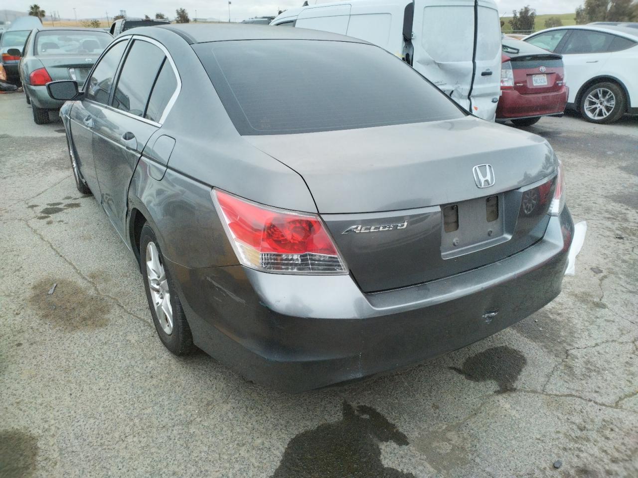 Photo 3 from auction – 2008 HONDA ACCORD with VIN JHMCP26488C020620