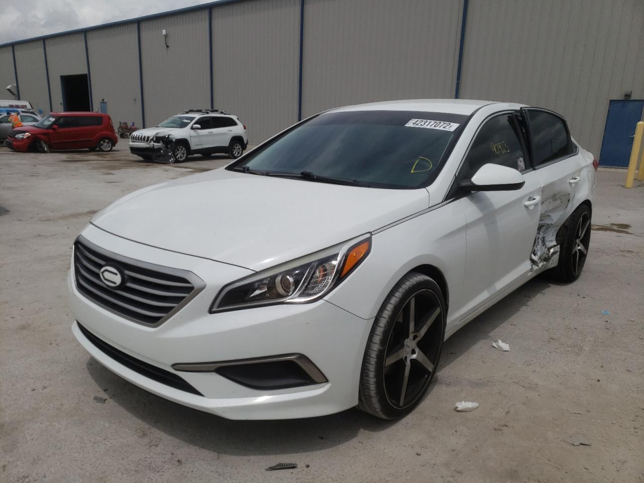 Photo 2 from auction – 2016 HYUNDAI SONATA SE with VIN 5NPE24AF5GH408355