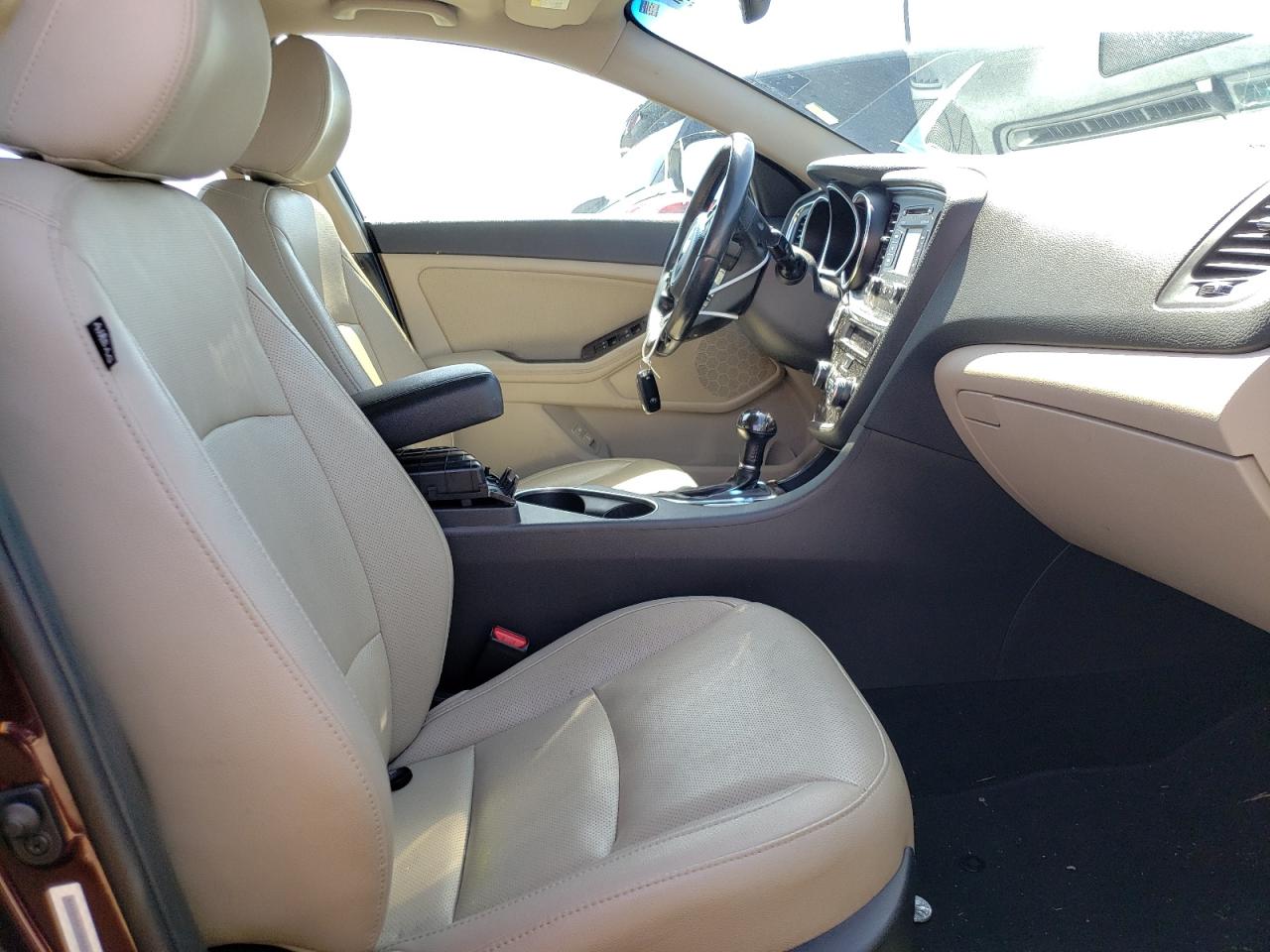 Фото 5 с аукциона – 2014 KIA OPTIMA EX с VIN 5XXGN4A70EG314370