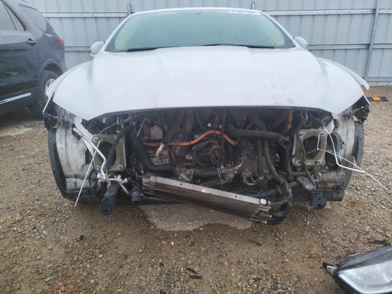 Photo 9 from auction – 2014 FORD FUSION SE with VIN 3FA6P0LU5ER322991