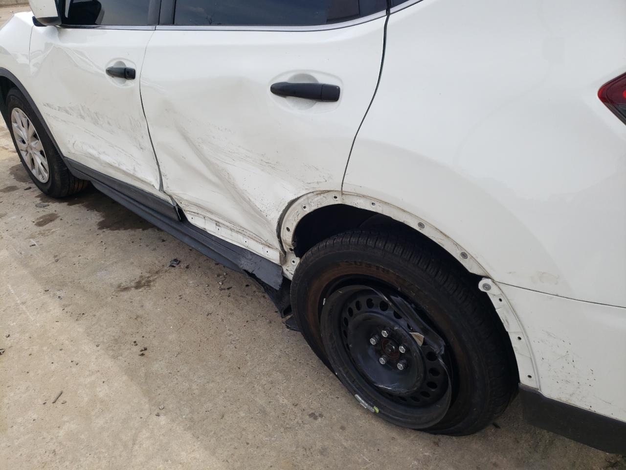 Photo 10 from auction – 2017 NISSAN ROGUE S with VIN KNMAT2MV2HP597460