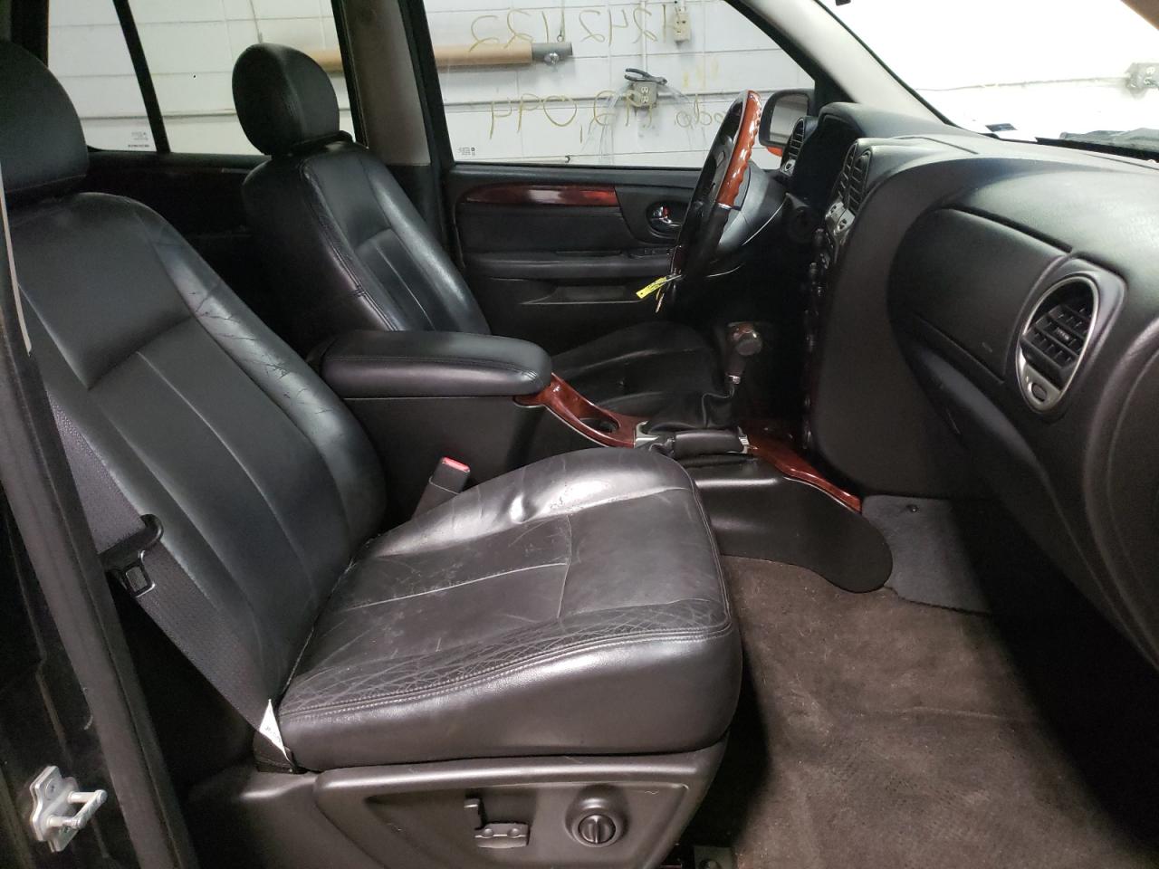 Photo 5 from auction – 2005 GMC ENVOY with VIN 1GKDT13S852372732