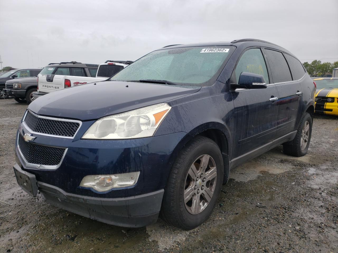 Photo 2 from auction – 2011 CHEVROLET TRAVERSE L with VIN 1GNKVGED0BJ297094