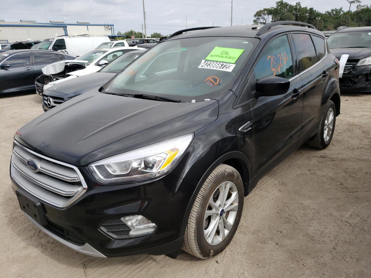 Photo 2 from auction – 2018 FORD ESCAPE SEL with VIN 1FMCU0HD7JUC79302