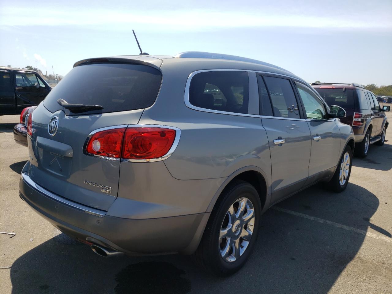 Photo 4 from auction – 2008 BUICK ENCLAVE CX with VIN 5GAER237X8J101876