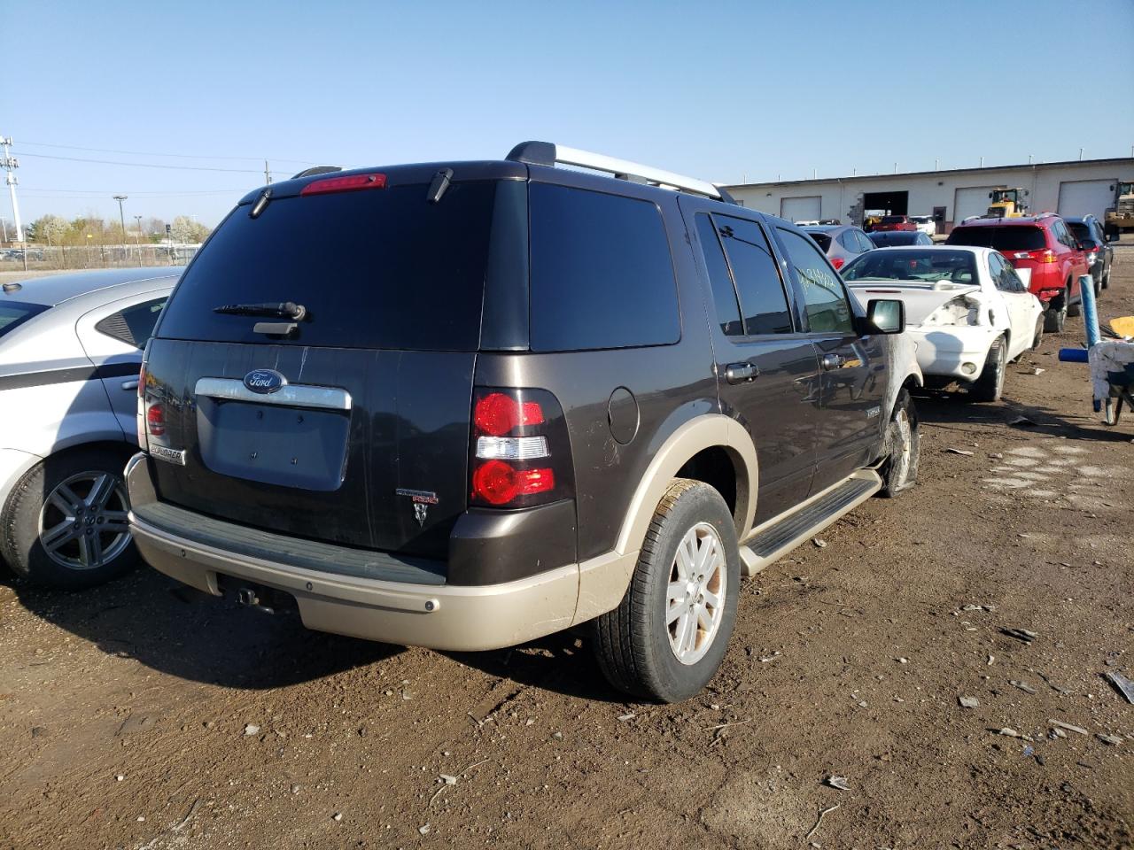Photo 4 from auction – 2006 FORD EXPLORER E with VIN 1FMEU74846UB23722