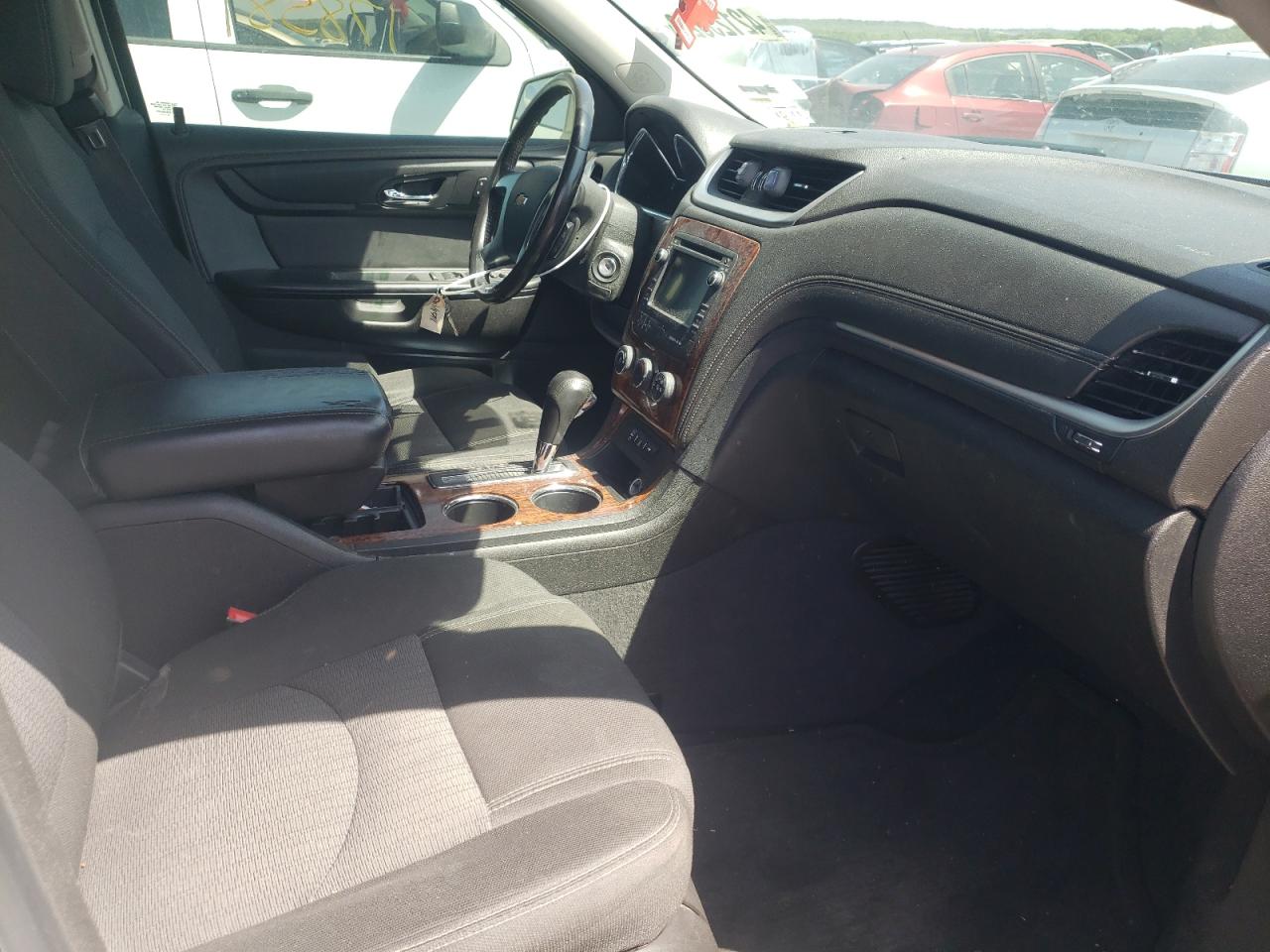 Photo 5 from auction – 2014 CHEVROLET TRAVERSE L with VIN 1GNKRGKD2EJ148103