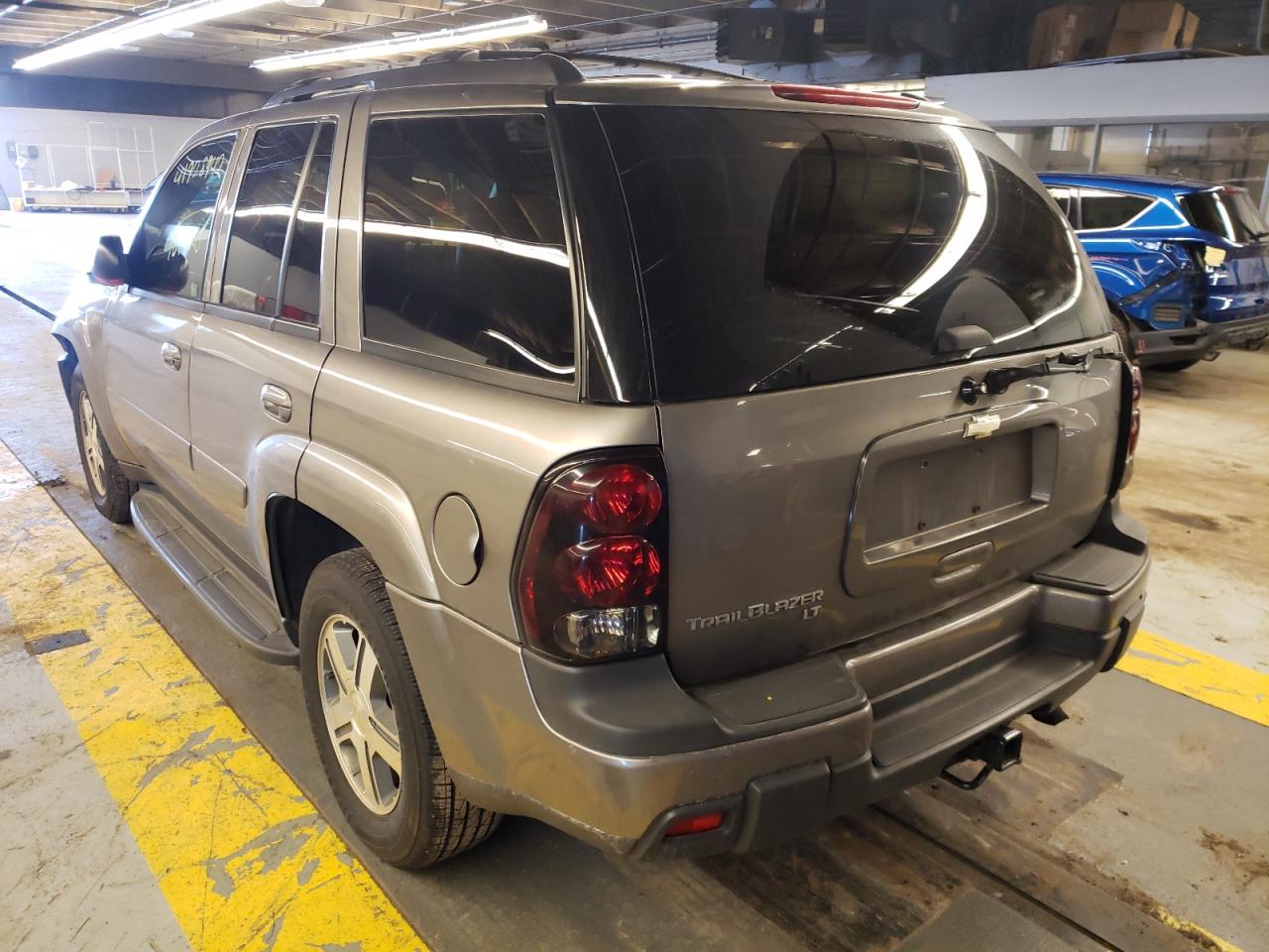 Photo 3 from auction – 2005 CHEVROLET TRAILBLAZE with VIN 1GNDT13S352379493
