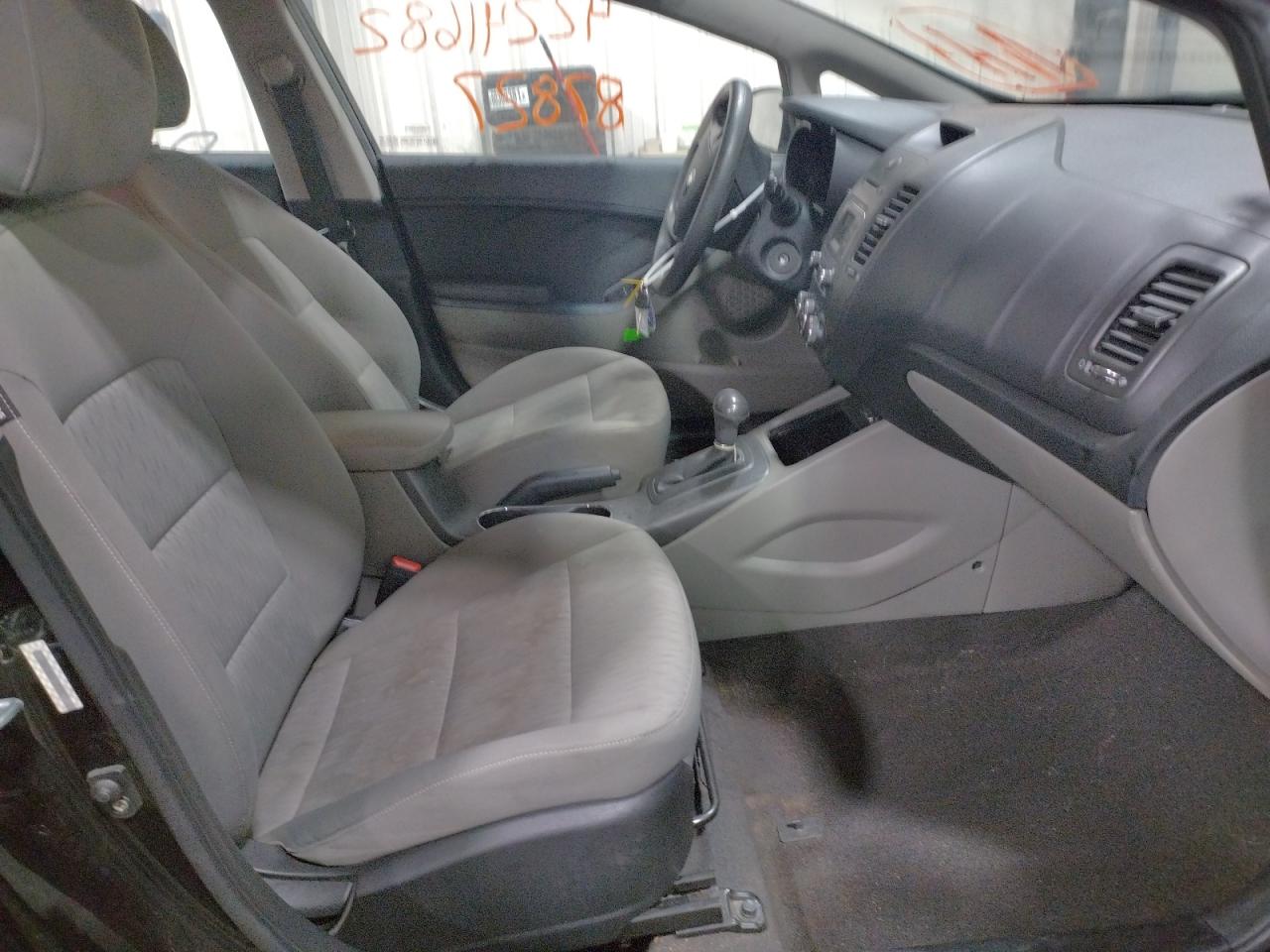 Photo 5 from auction – 2015 KIA FORTE LX with VIN KNAFK4A66F5386141