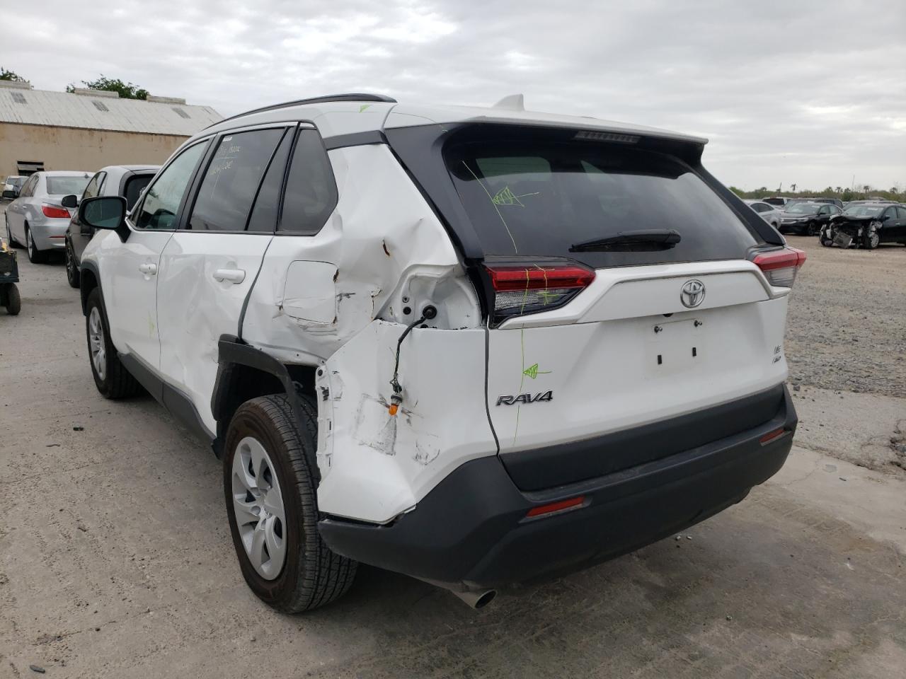 Photo 3 from auction – 2021 TOYOTA RAV4 LE with VIN 2T3F1RFV2MW185278