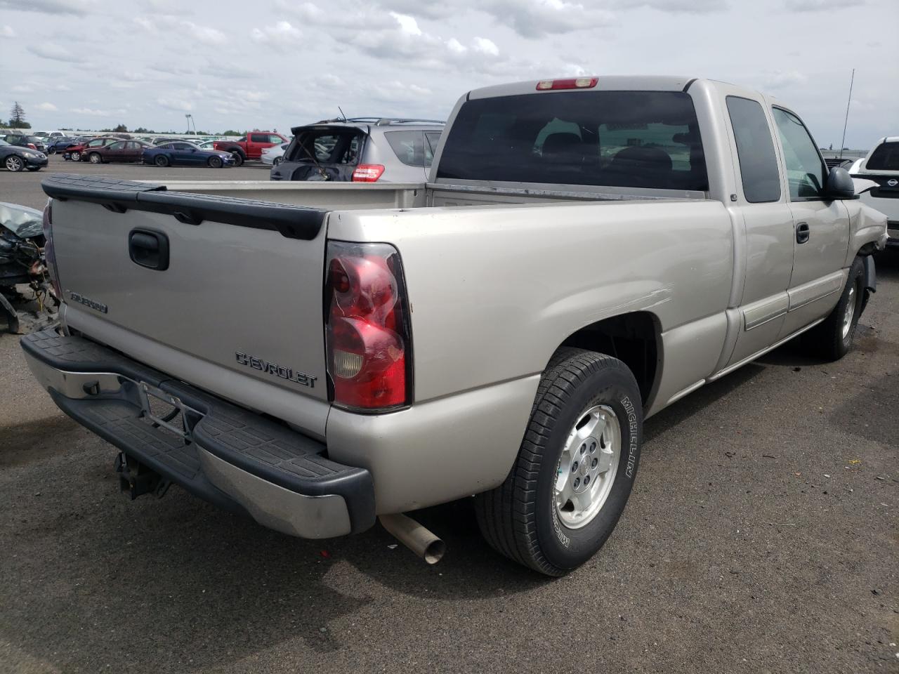 Photo 4 from auction – 2004 CHEVROLET SILVERADO with VIN 1GCEC19V94Z350813