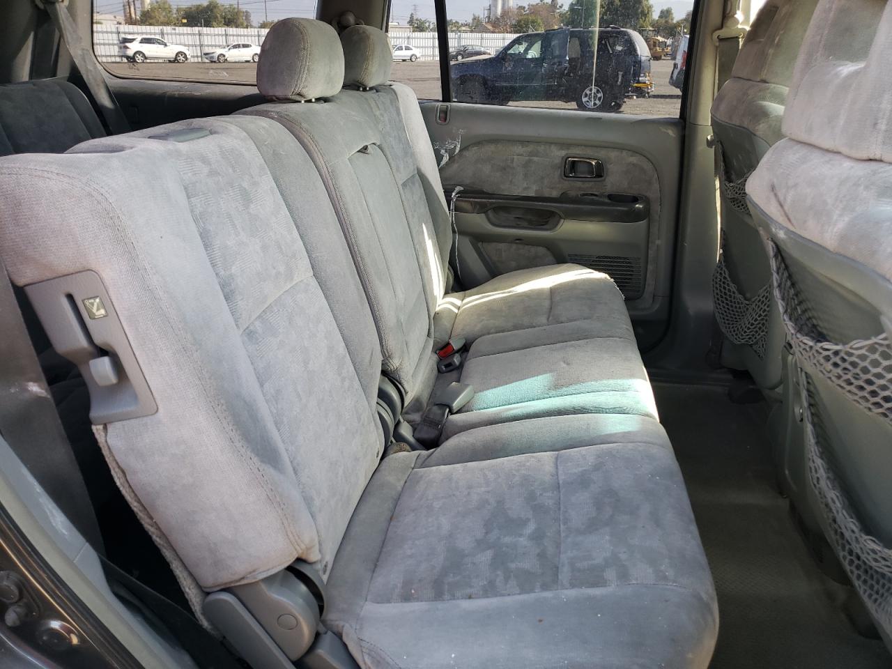 Photo 6 from auction – 2004 HONDA PILOT EX with VIN 2HKYF18414H576767