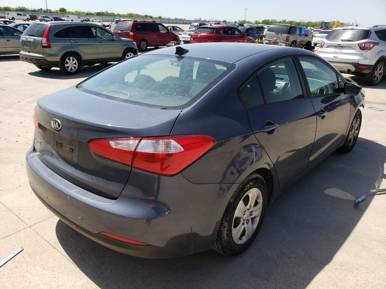 Photo 4 from auction – 2016 KIA FORTE LX with VIN KNAFK4A69G5572483