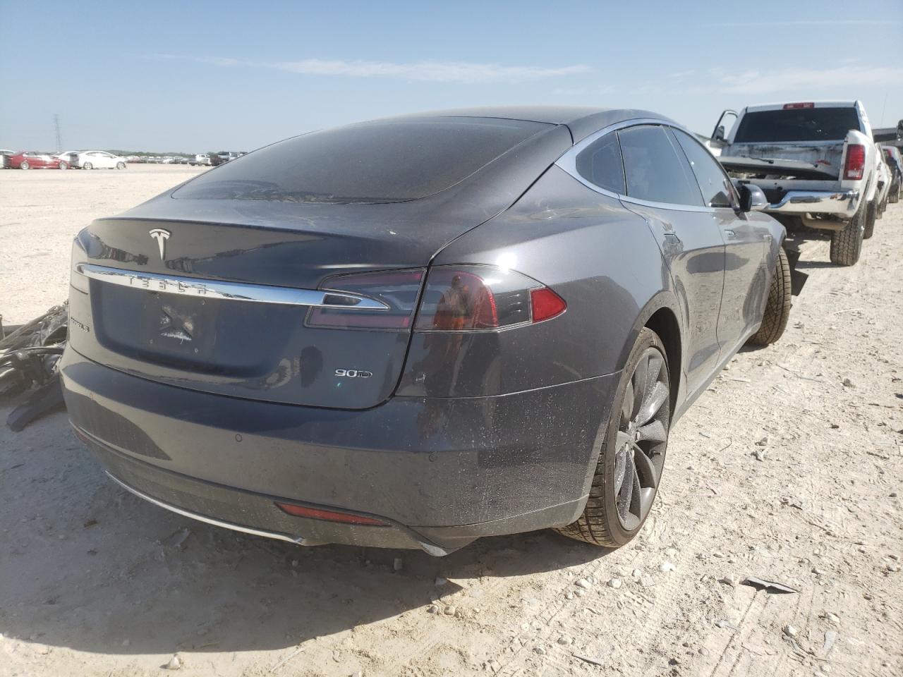 Photo 4 from auction – 2016 TESLA MODEL S with VIN 5YJSA1E27GF132464