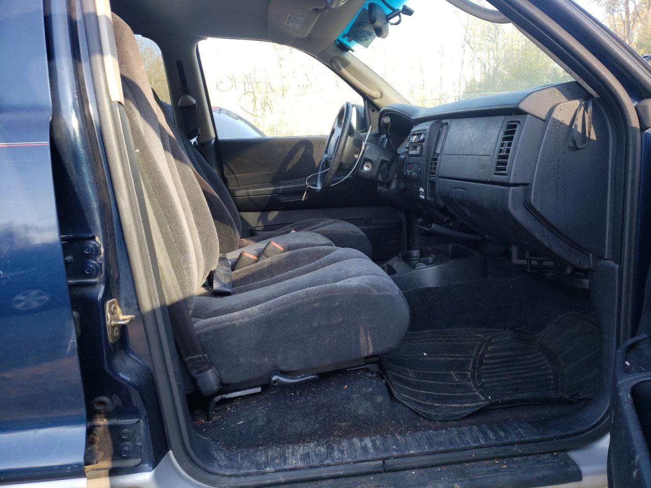 Photo 5 from auction – 2001 DODGE DAKOTA QUA with VIN 1B7GG2AN21S201081