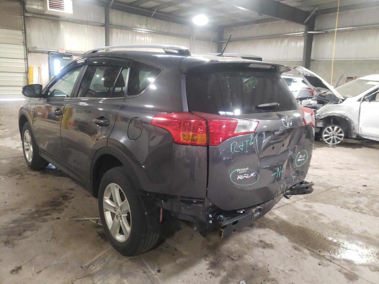 Photo 3 from auction – 2013 TOYOTA RAV4 XLE with VIN JTMRFREVXDD024674