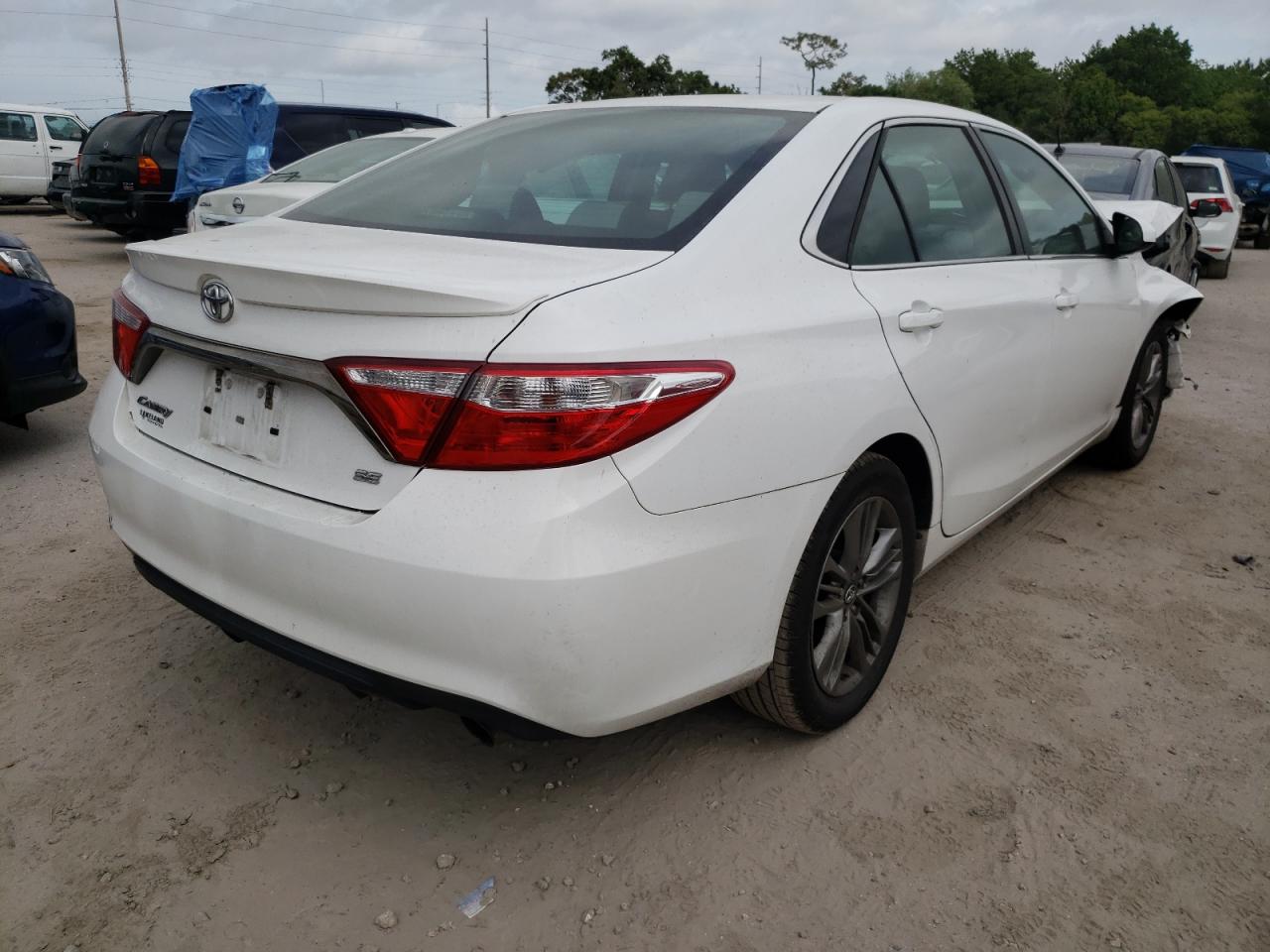 Photo 4 from auction – 2016 TOYOTA CAMRY with VIN 4T1BF1FKXGU570379