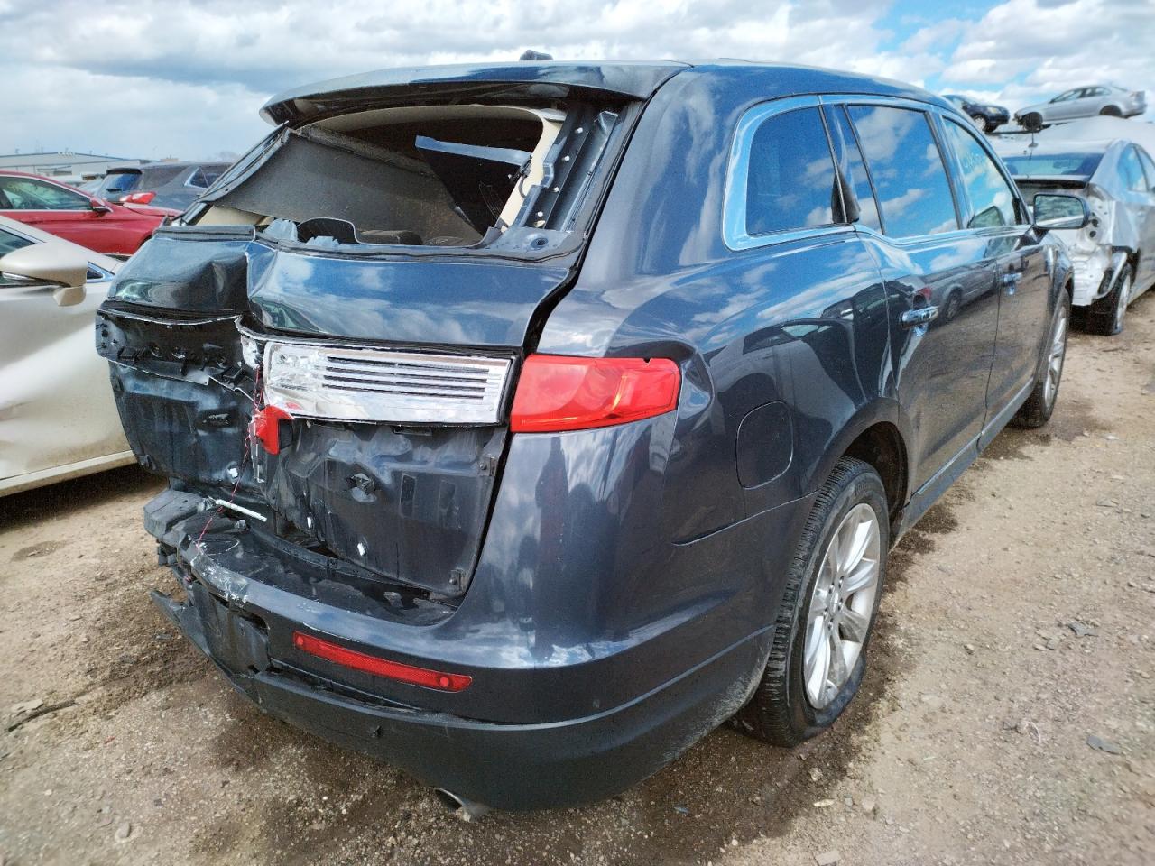 Photo 4 from auction – 2013 LINCOLN MKT with VIN 2LMHJ5AT5DBL55451